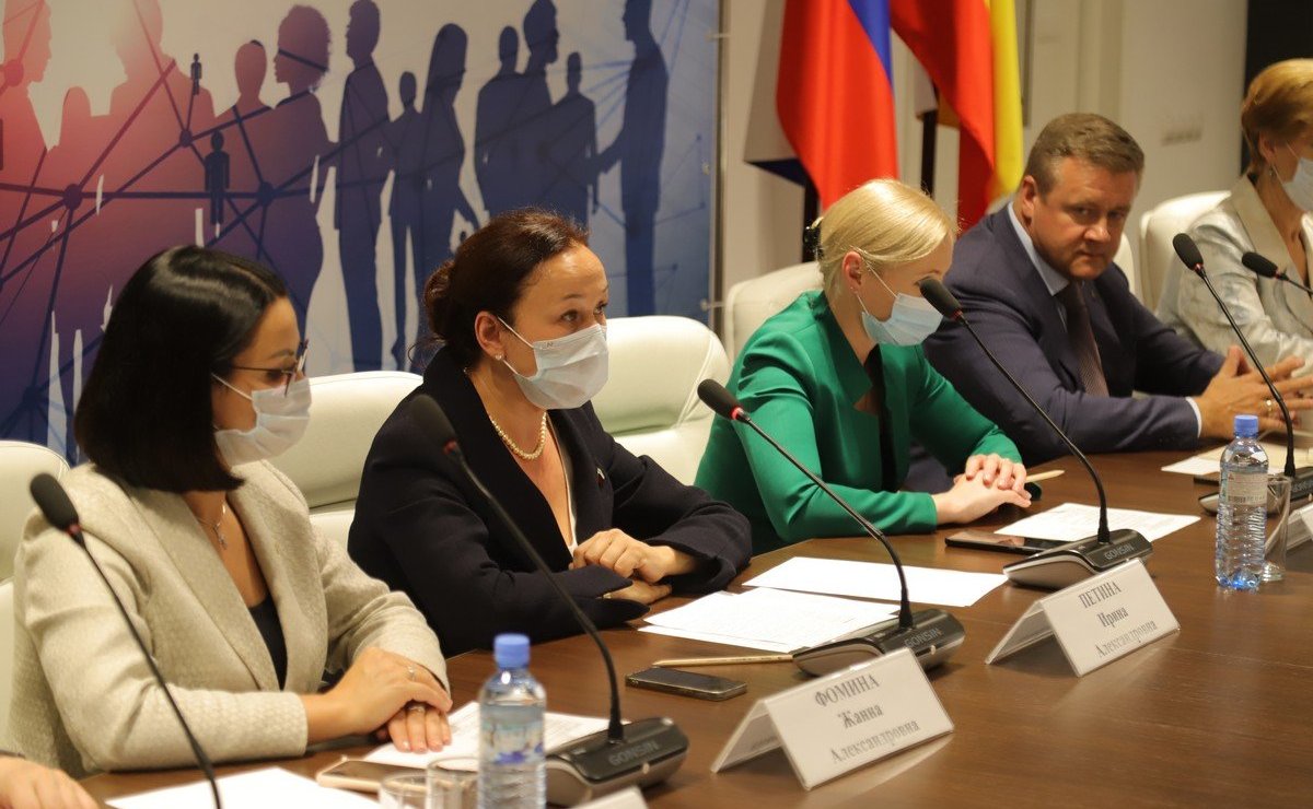 Ирина Петина в ходе работы в регионе приняла участие в пленарном заседании форума «Векторы развития гражданского общества в Рязанской области»