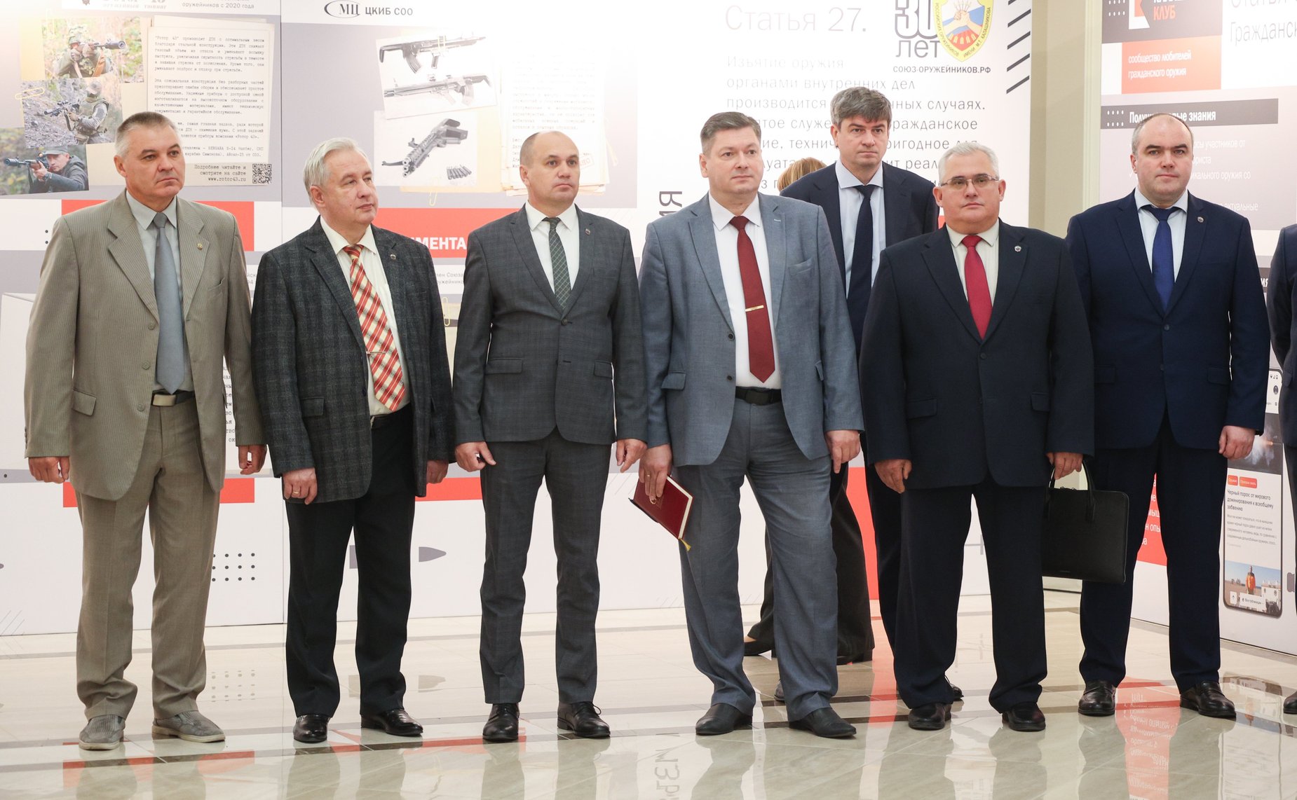 Участие членов Комитета СФ по обороне и безопасности в открытии выставки «Стрелковое оружие России»