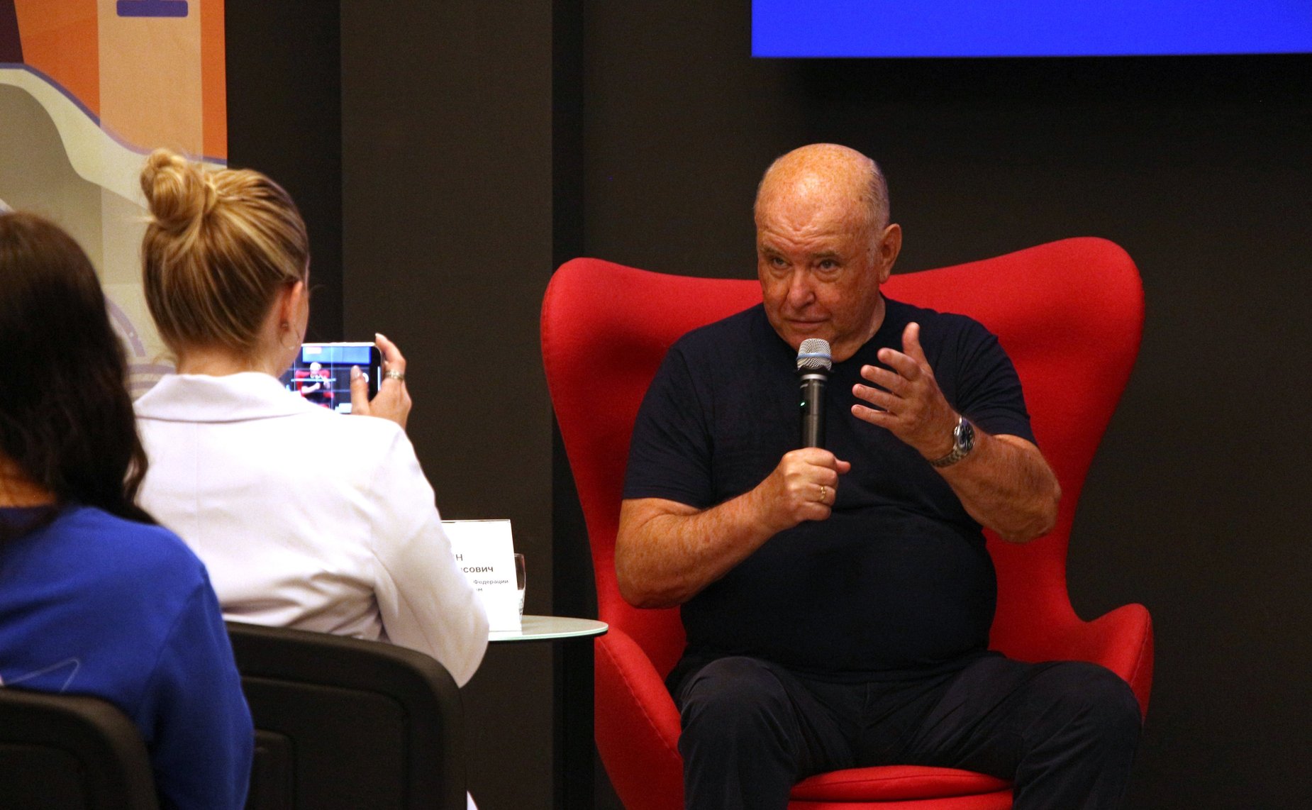 Григорий Карасин в ходе работы в регионе провел встречу со студентами и с участниками дипломатического клуба школьников