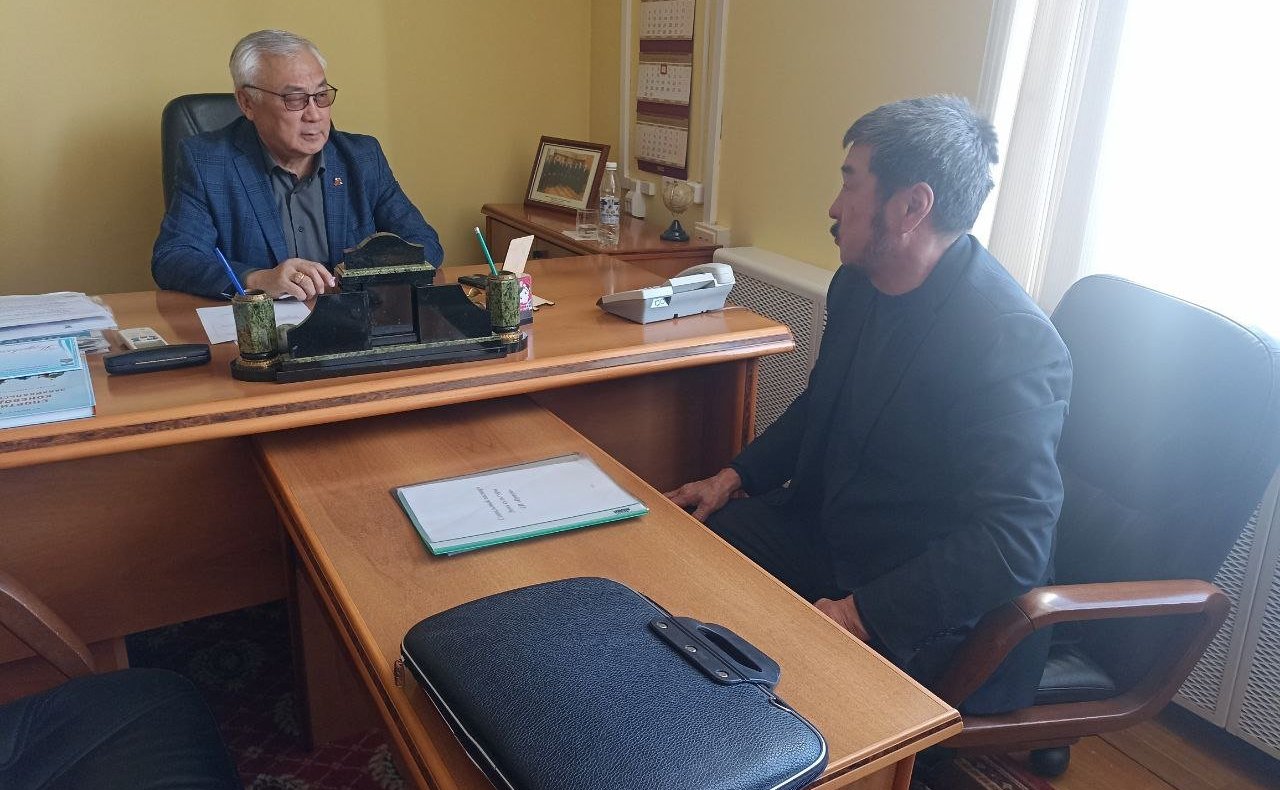Баир Жамсуев провел прием граждан по личным вопросам в поселке Агинское