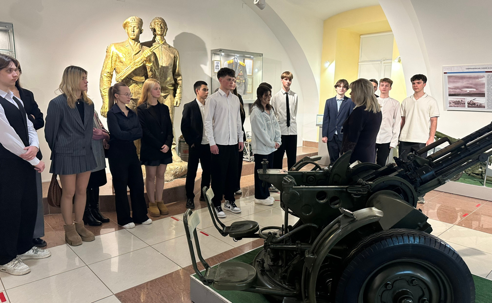 Игорь Мурог организовал встречу учащихся рязанских школ с Героями Советского Союза и России ко Дню Героев Отечества