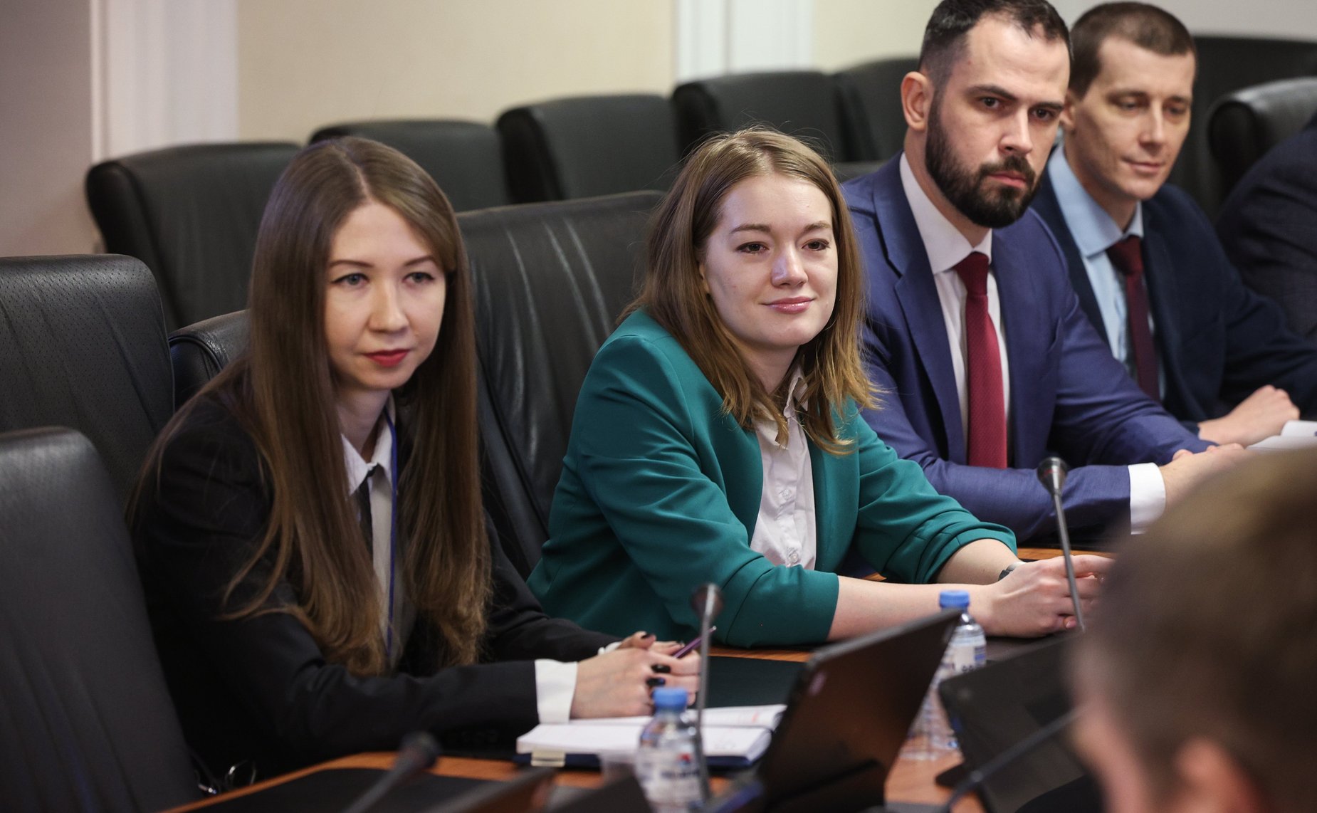 Владимир Джабаров провел встречу с сотрудниками Росфинмониторинга