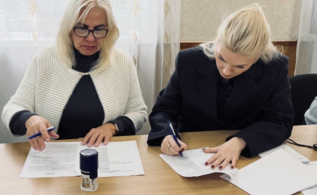 В Херсонской области подписали первое соглашение о сотрудничестве между Геническими колледжами и строительной кампанией