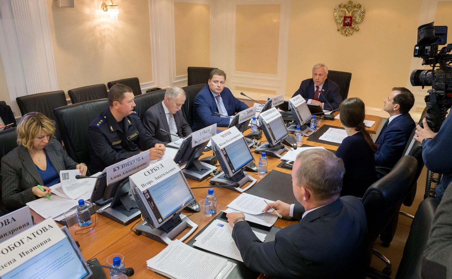 «Круглый стол» на тему «О совершенствовании законодательной базы в сфере управления многоквартирными домами и ответственности управляющих организаций за оказываемые жилищно-коммунальные услуги в субъектах РФ»