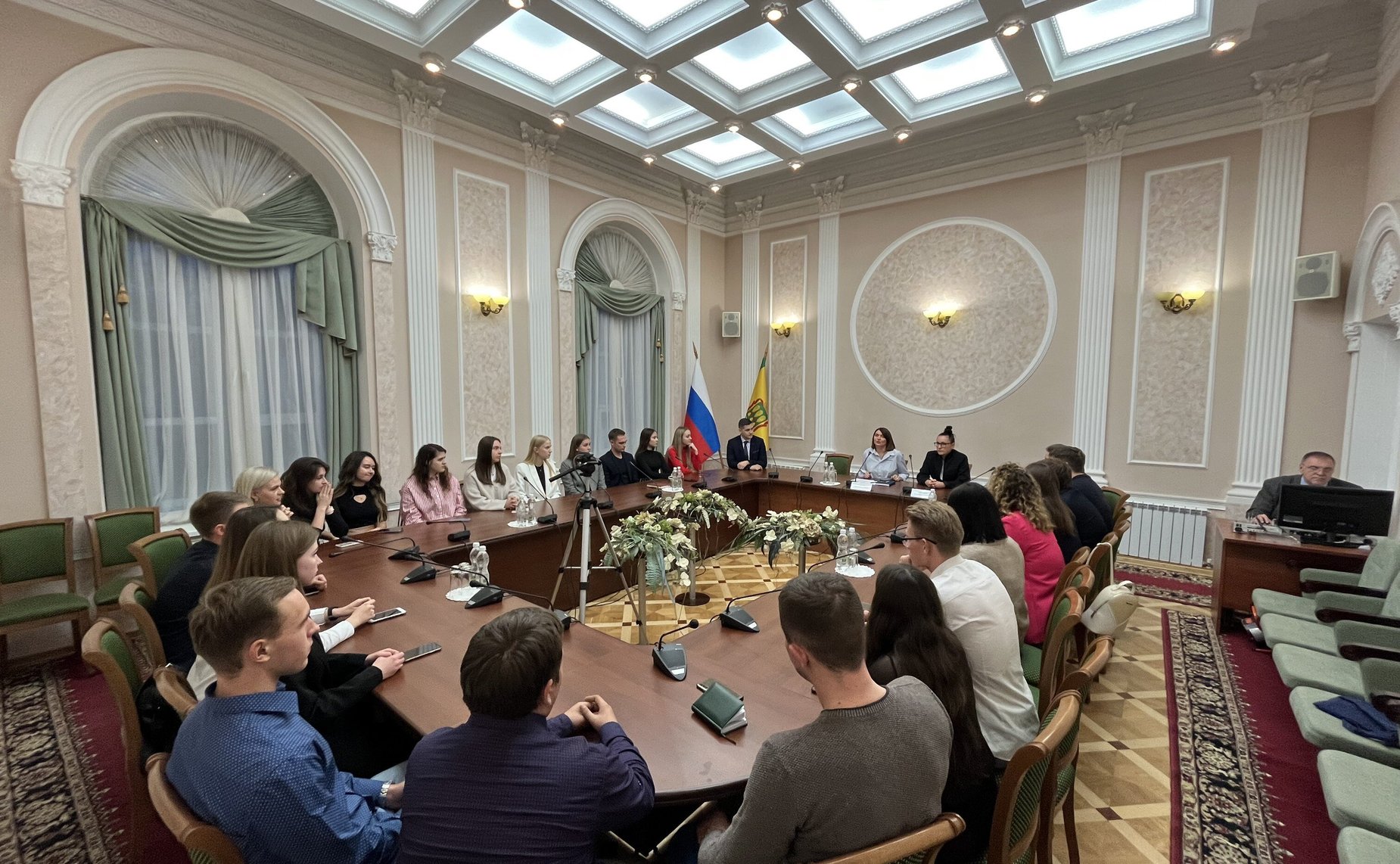 Юлия Лазуткина встретилась с молодыми парламентариями Пензенской области