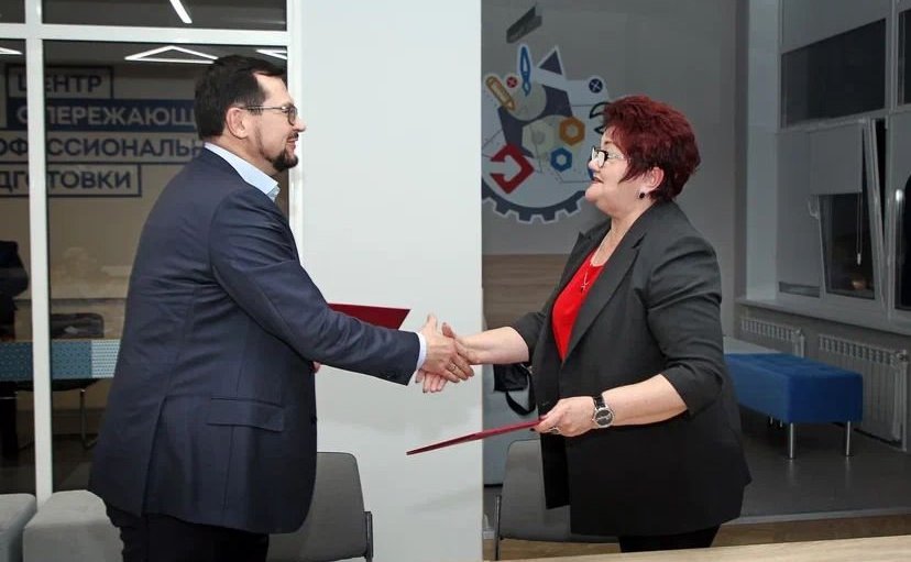 Вопросы профессионального ориентирования и социальной адаптации воспитанников детских домов и интернатов Владимирской области обсудили в формате «круглого стола»