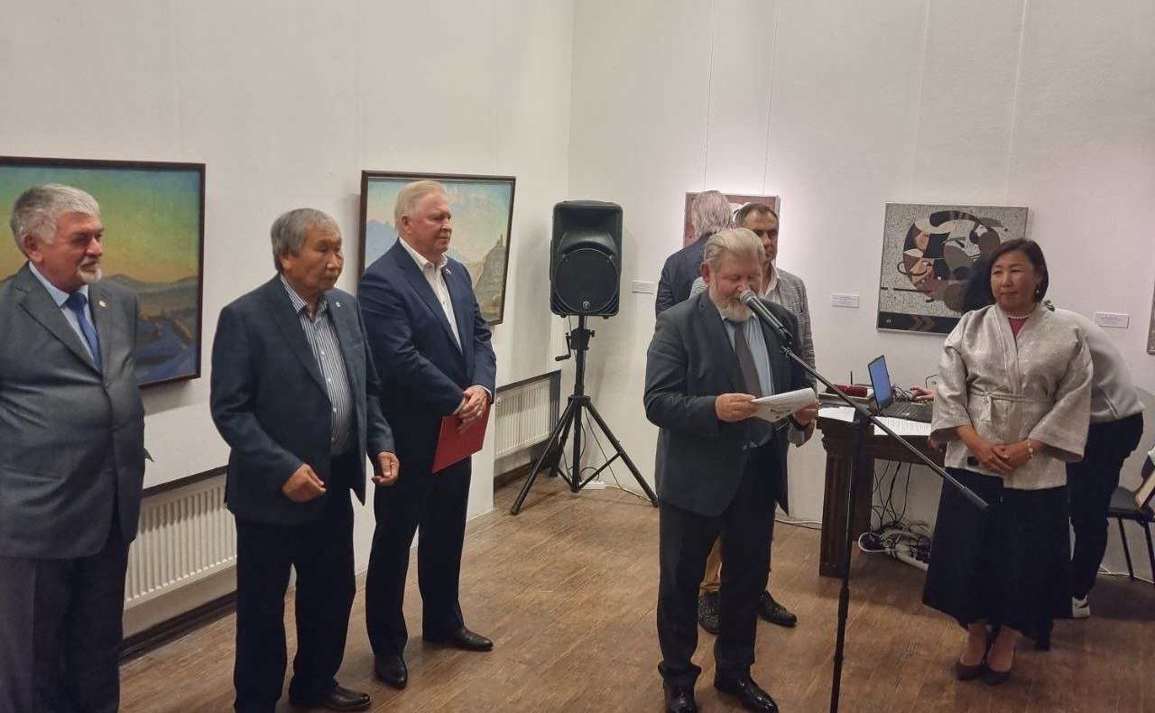 Вячеслав Наговицын принял участие в торжественном открытии выставки «Художники Бурятии. Российская академия художеств»