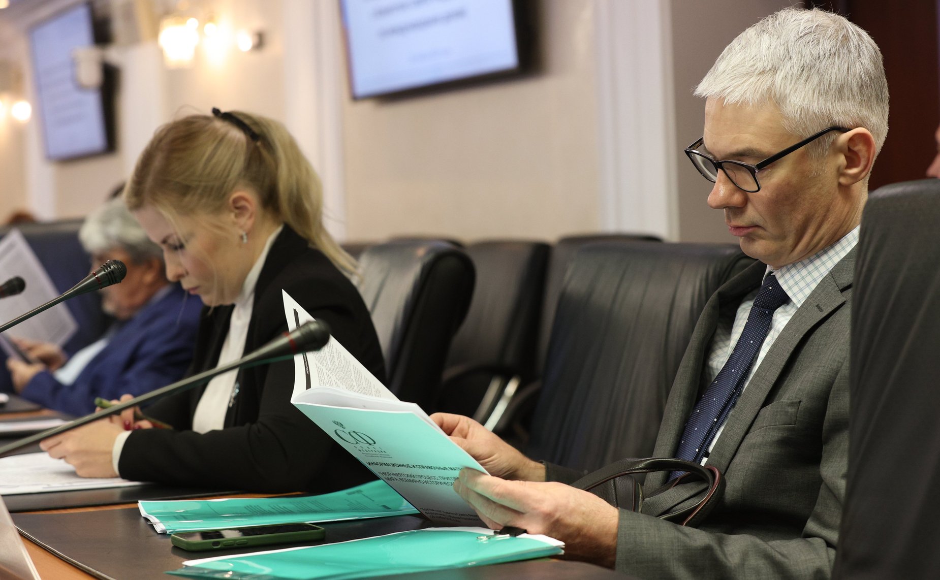 Круглый стол Комитета СФ по обороне и безопасности совместно с Комитетом СФ по международным делам