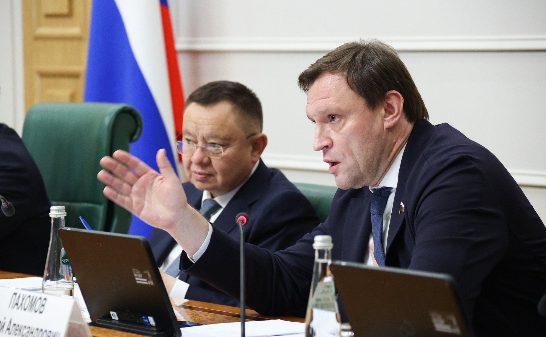 Парламентские слушания на тему «Вопросы управления комплексами индивидуальных жилых домов»