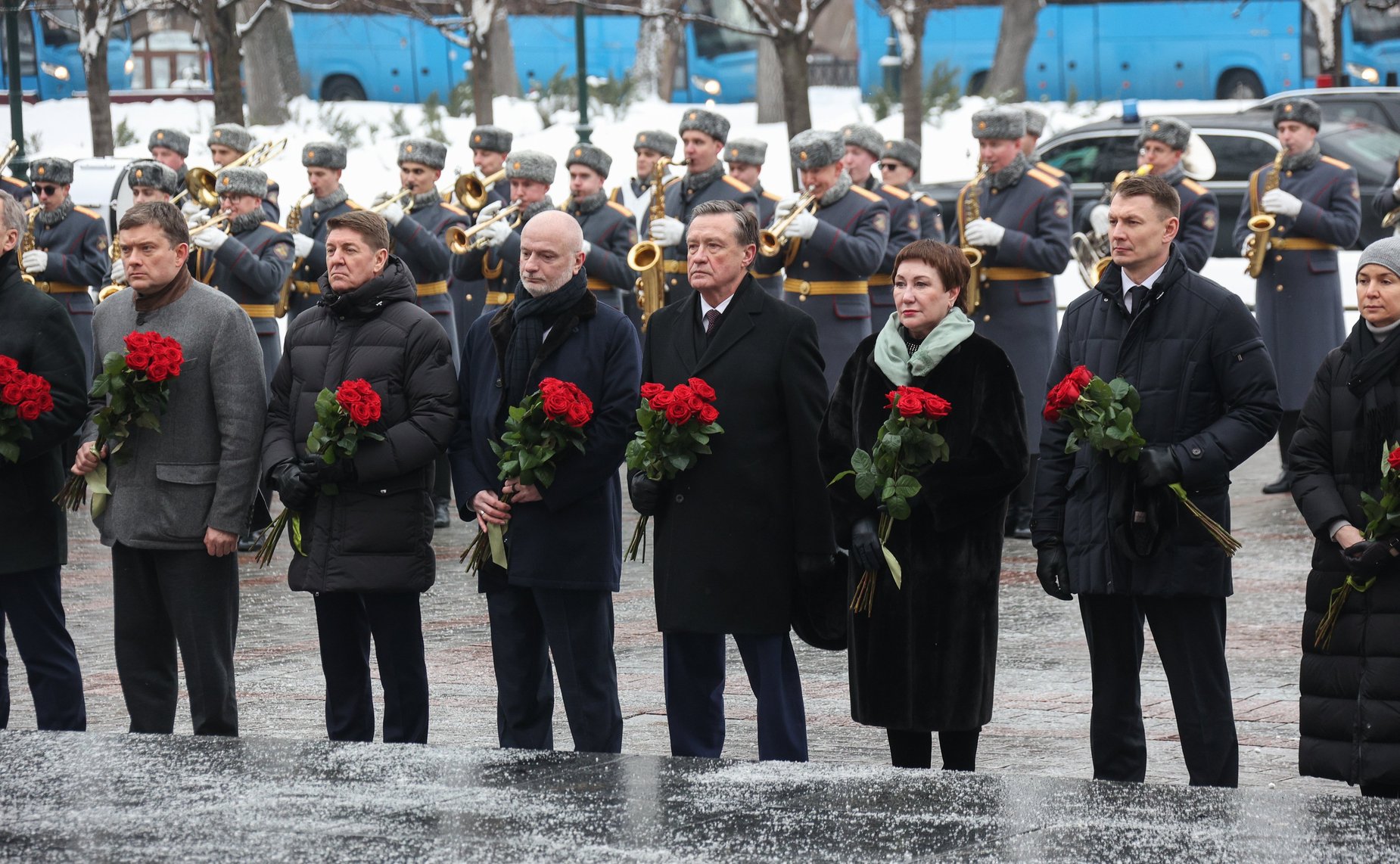 Председатель Совета Федерации Валентина Матвиенко и сенаторы РФ приняли участие в церемонии возложения цветов к Могиле Неизвестного Солдата