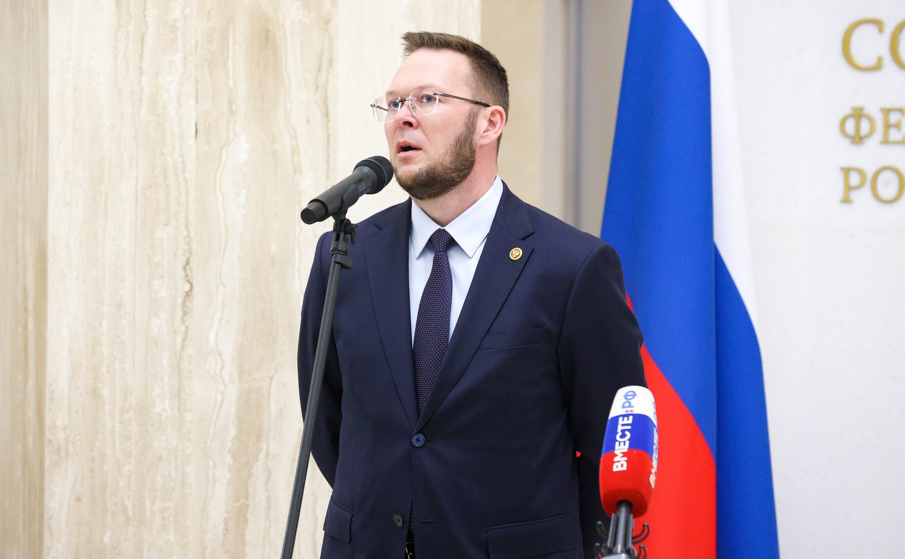 Открытие в Совете Федерации выставки работ победителей и участников первого сезона Конкурса современного плакатного искусства им. С. Ефремова «Время смыслов 20:25»