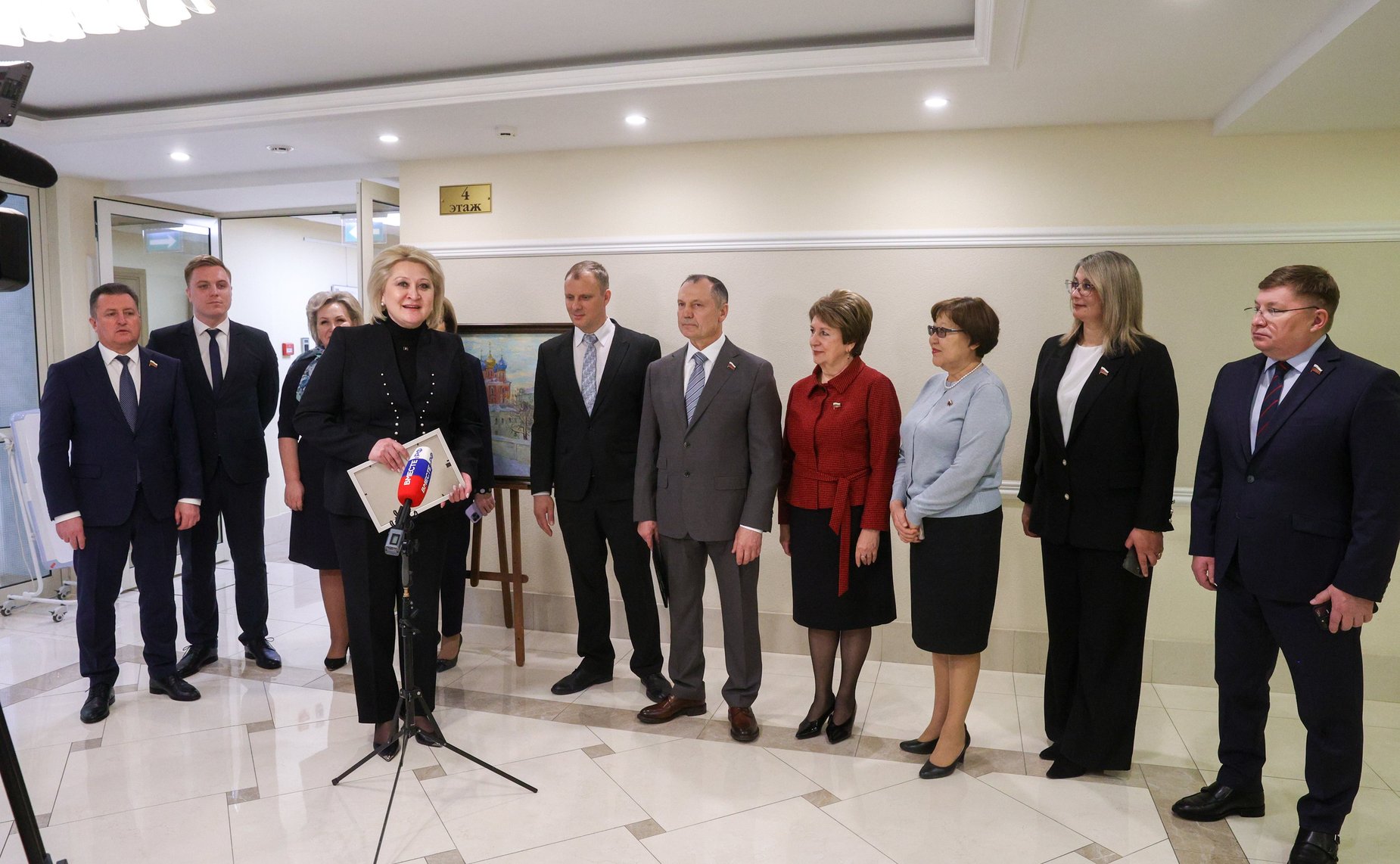 Торжественное открытие в Совете Федерации персональной выставки художника-живописца И. Лысенкова «Матушка Рязань»