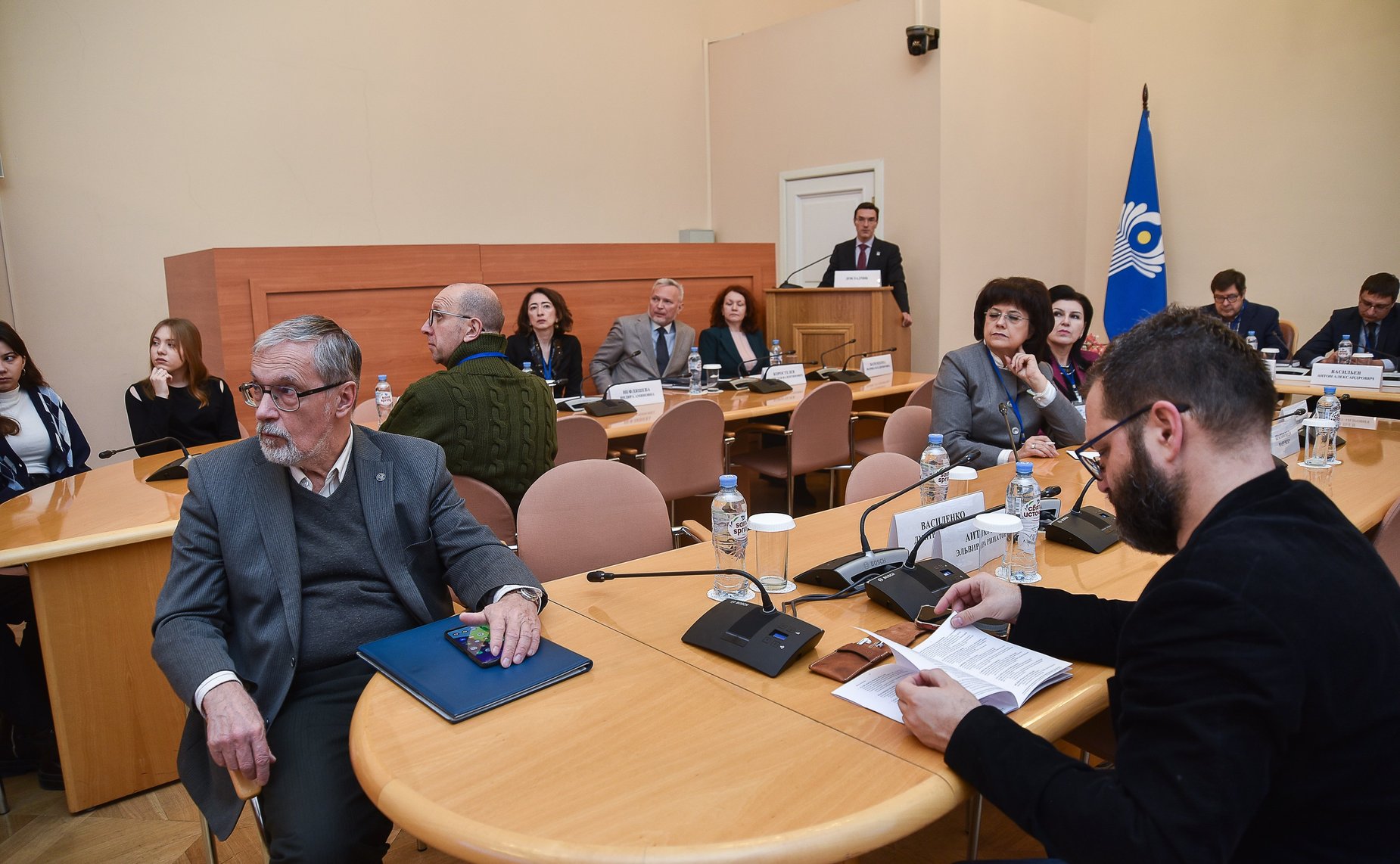 Круглый стол на тему «Русский язык – язык правотворчества в СНГ»