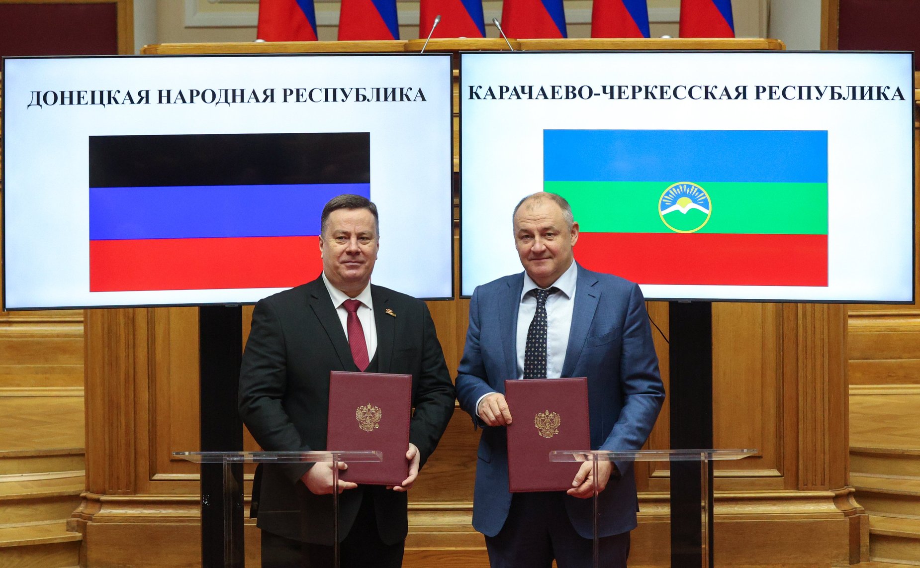 Церемония подписания соглашений о сотрудничестве между законодательными органами субъектов Российской Федерации