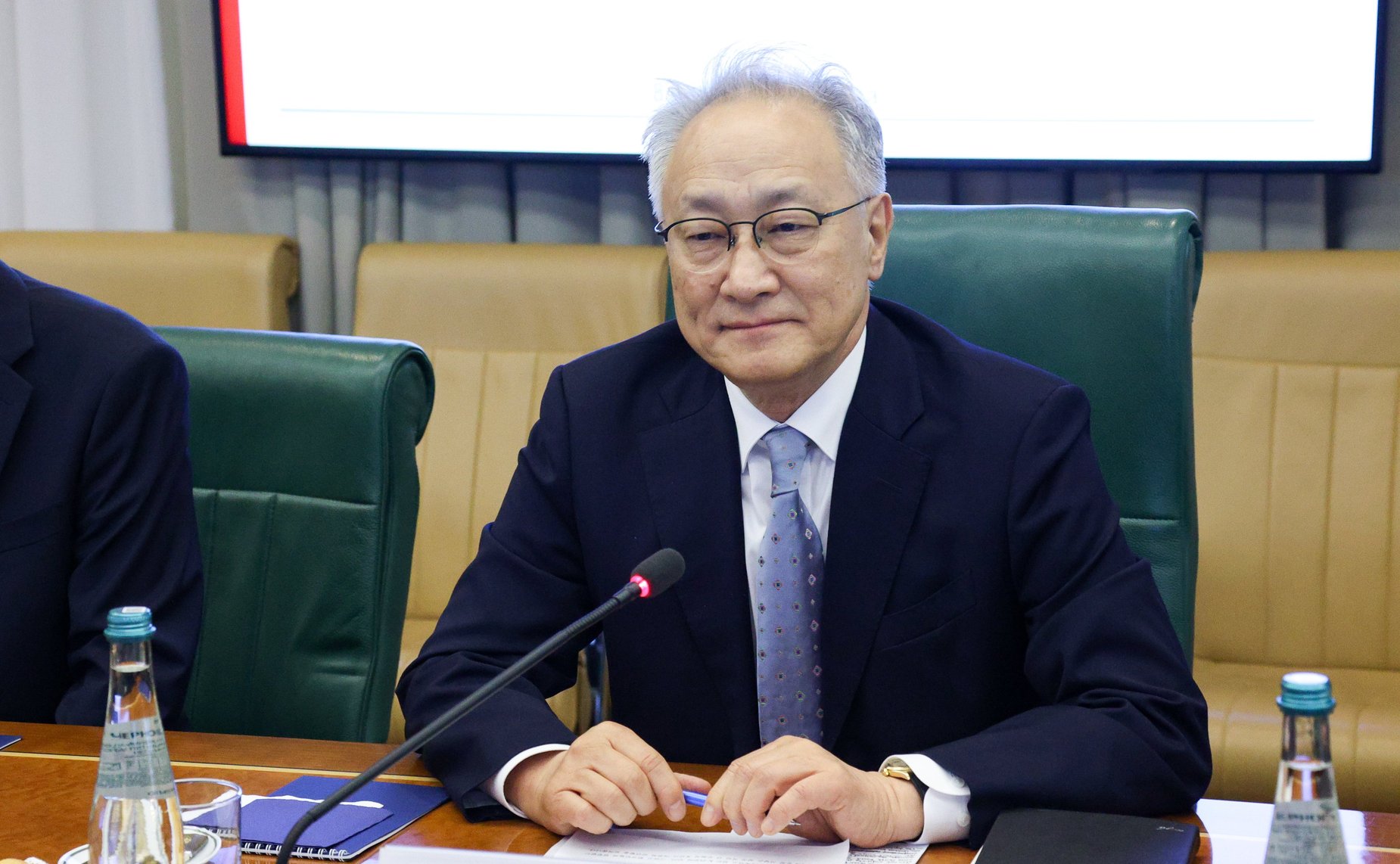 Встреча председателя Комитета Совета Федерации по международным делам Григория Карасина с Чрезвычайным и Полномочным Послом Республики Корея в Российской Федерации