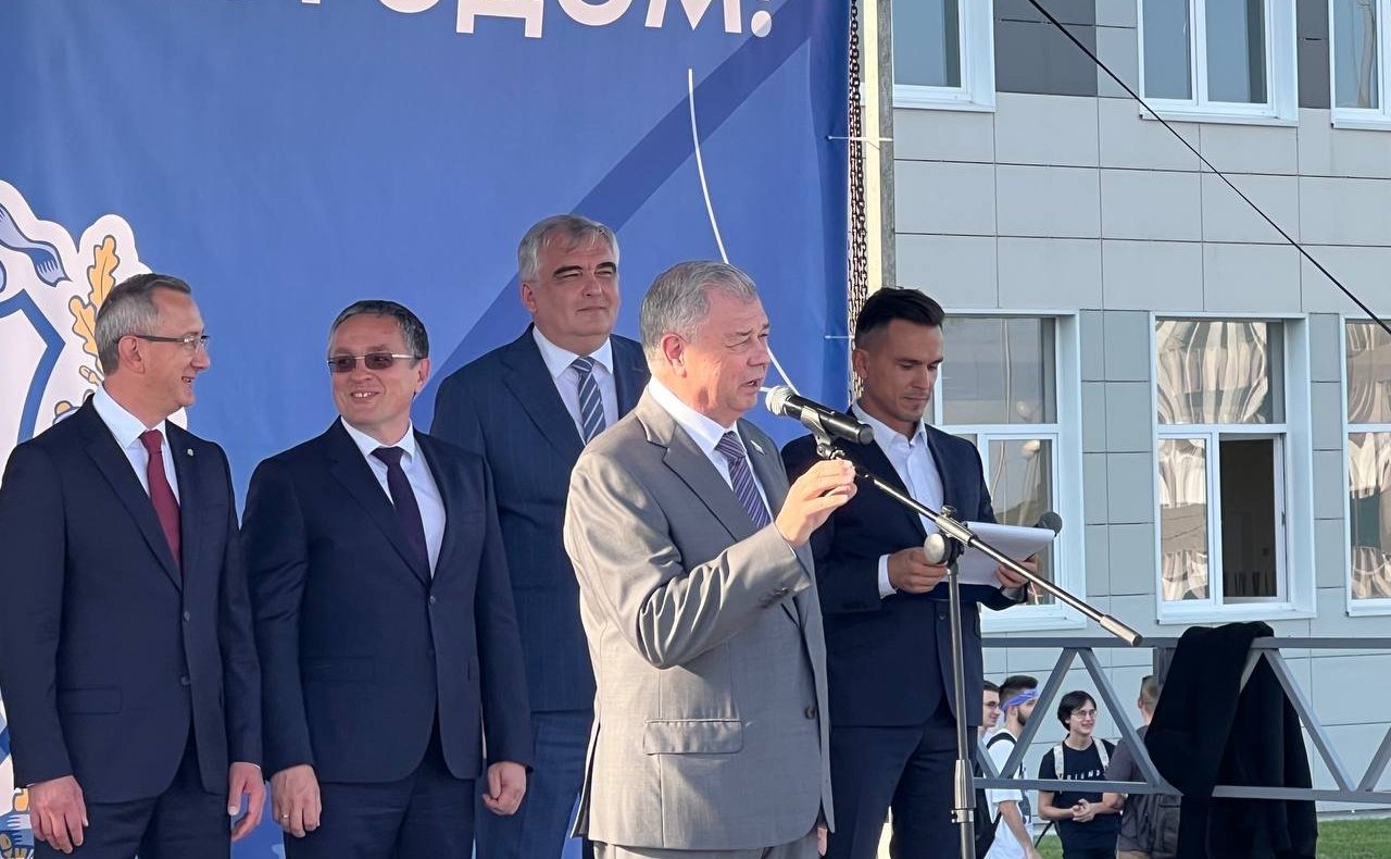 Анатолий Артамонов принял участие в прошедших в Калуге торжественных мероприятиях, посвященных Дню знаний