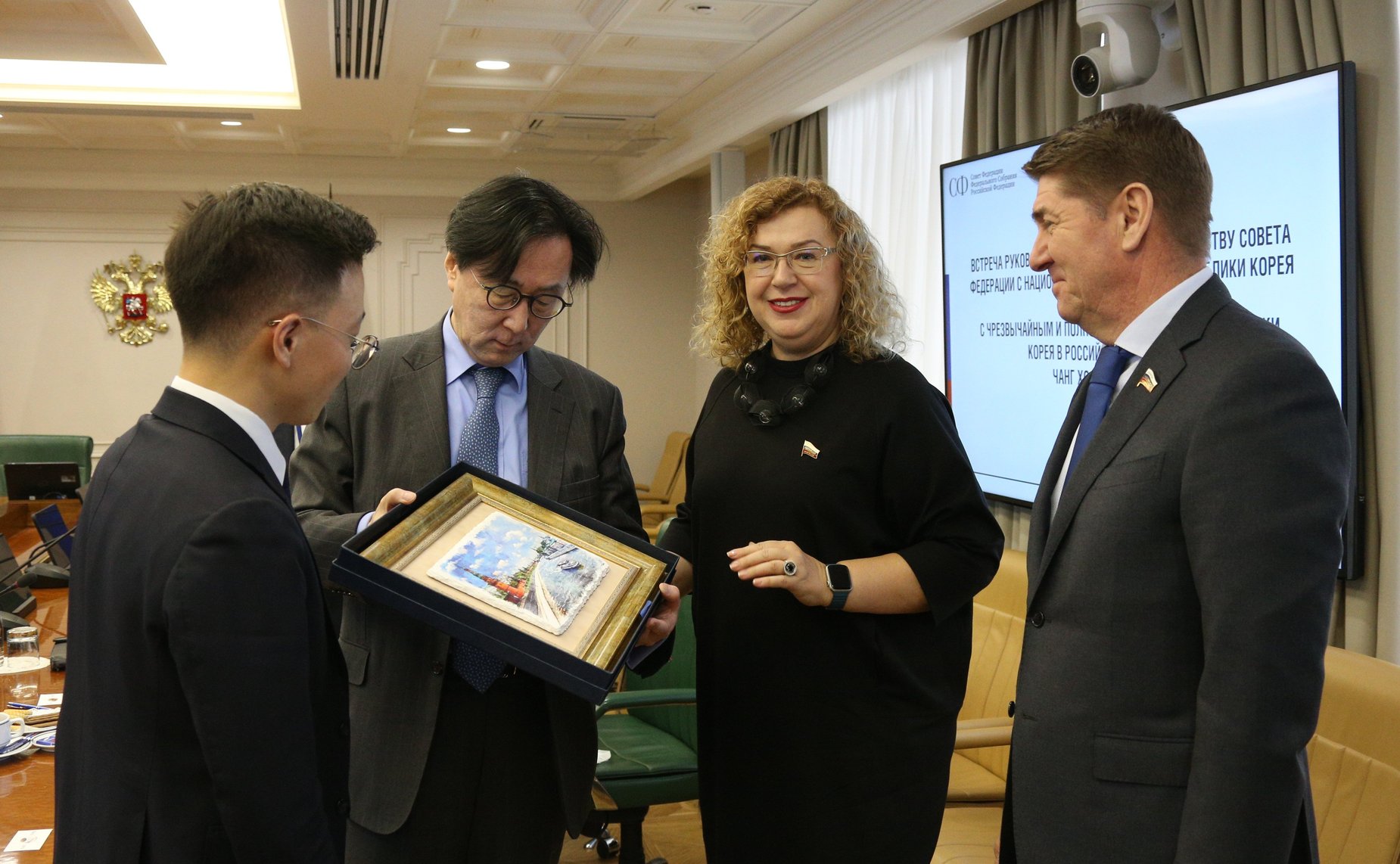 Встреча руководителя группы по сотрудничеству СФ с Национальным Собранием Республики Корея Ольги Епифановой с Чрезвычайным и Полномочным Послом Республики Корея в РФ