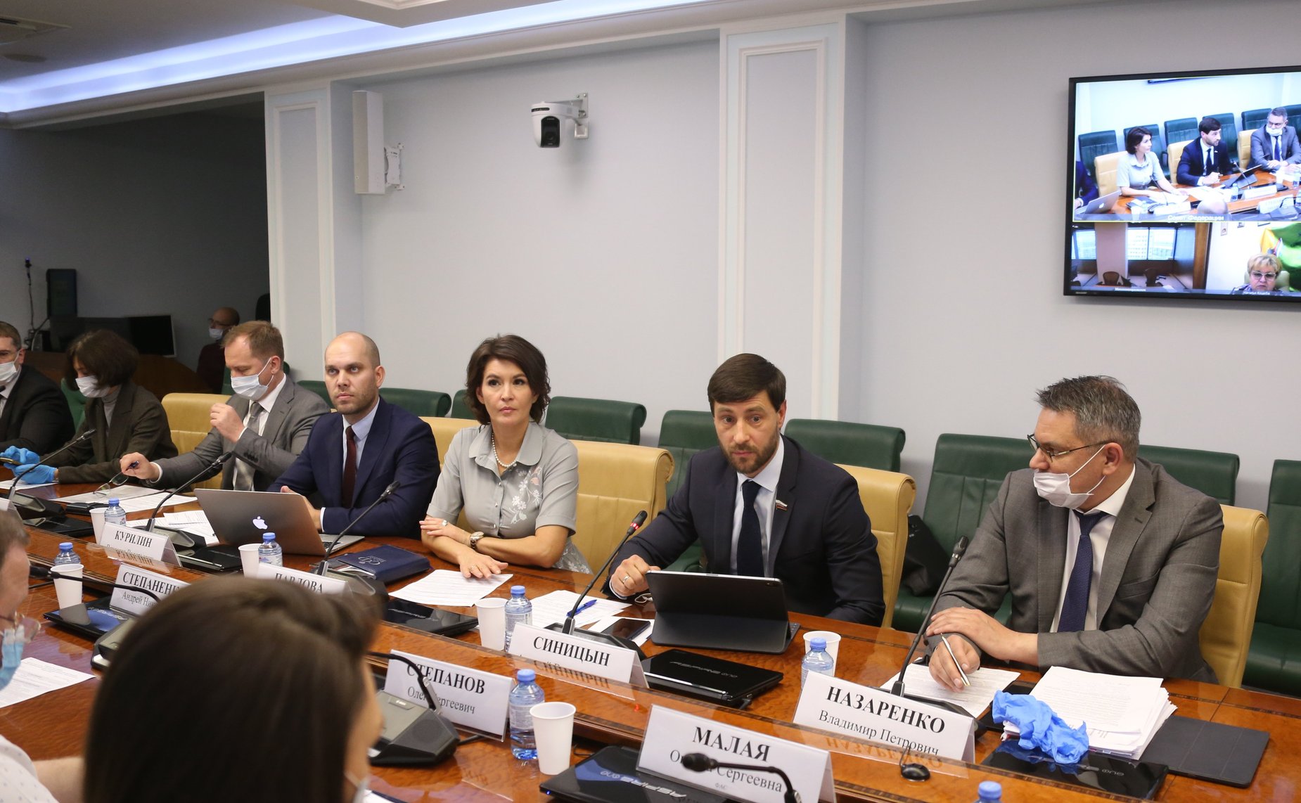 «Круглый стол» на тему «О законодательном обеспечении предотвращения негативных социально-экономических последствий, связанных с несостоятельностью (банкротством)»