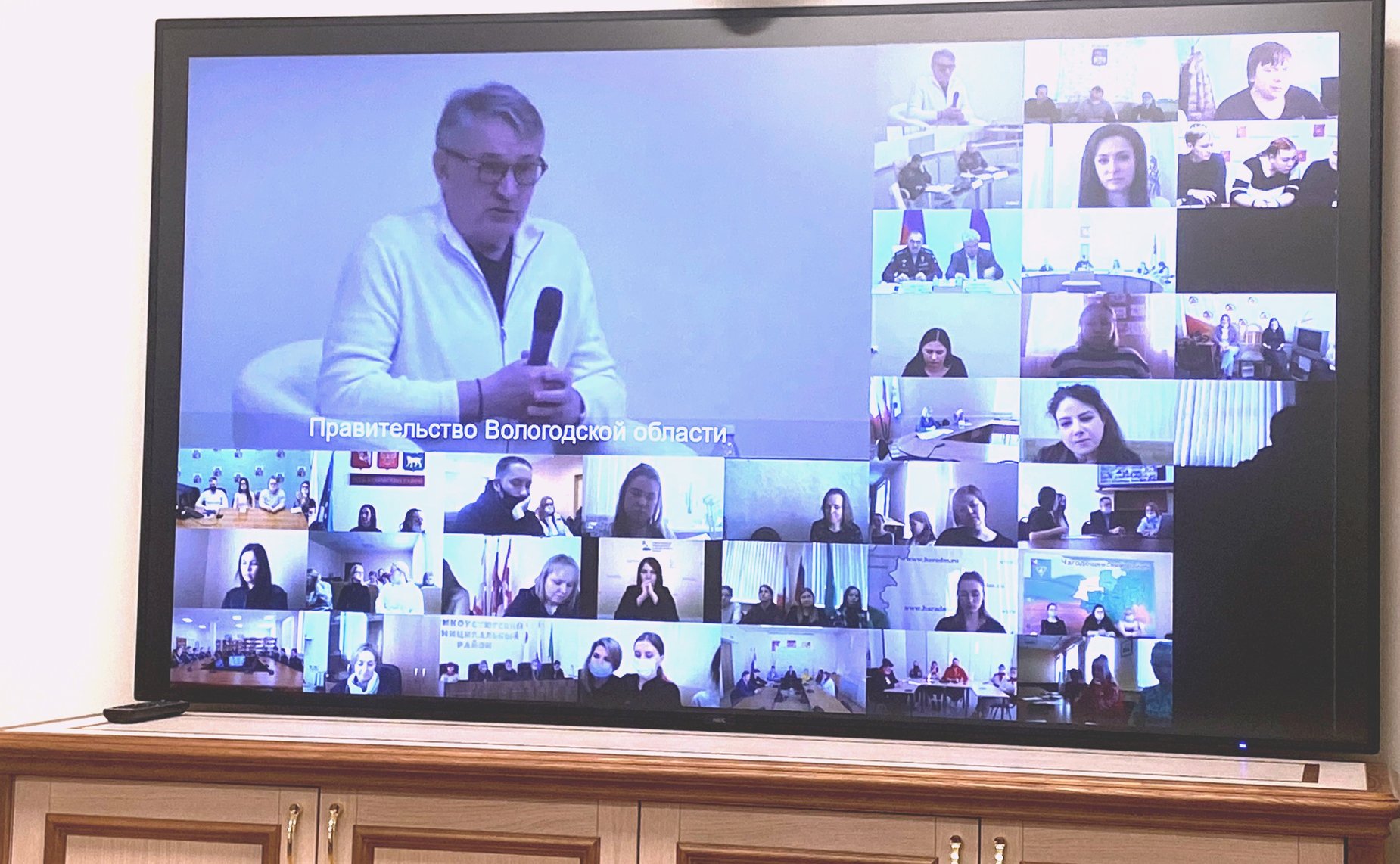 Заседание Дискуссионного клуба Молодежного парламента Законодательного Собрания Вологодской области