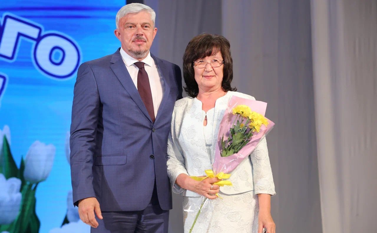 Татьяна Гигель в ходе рабочей командировки по региону приняла участие и выступила на торжественном собрании, посвященном празднованию Дня медицинского работника