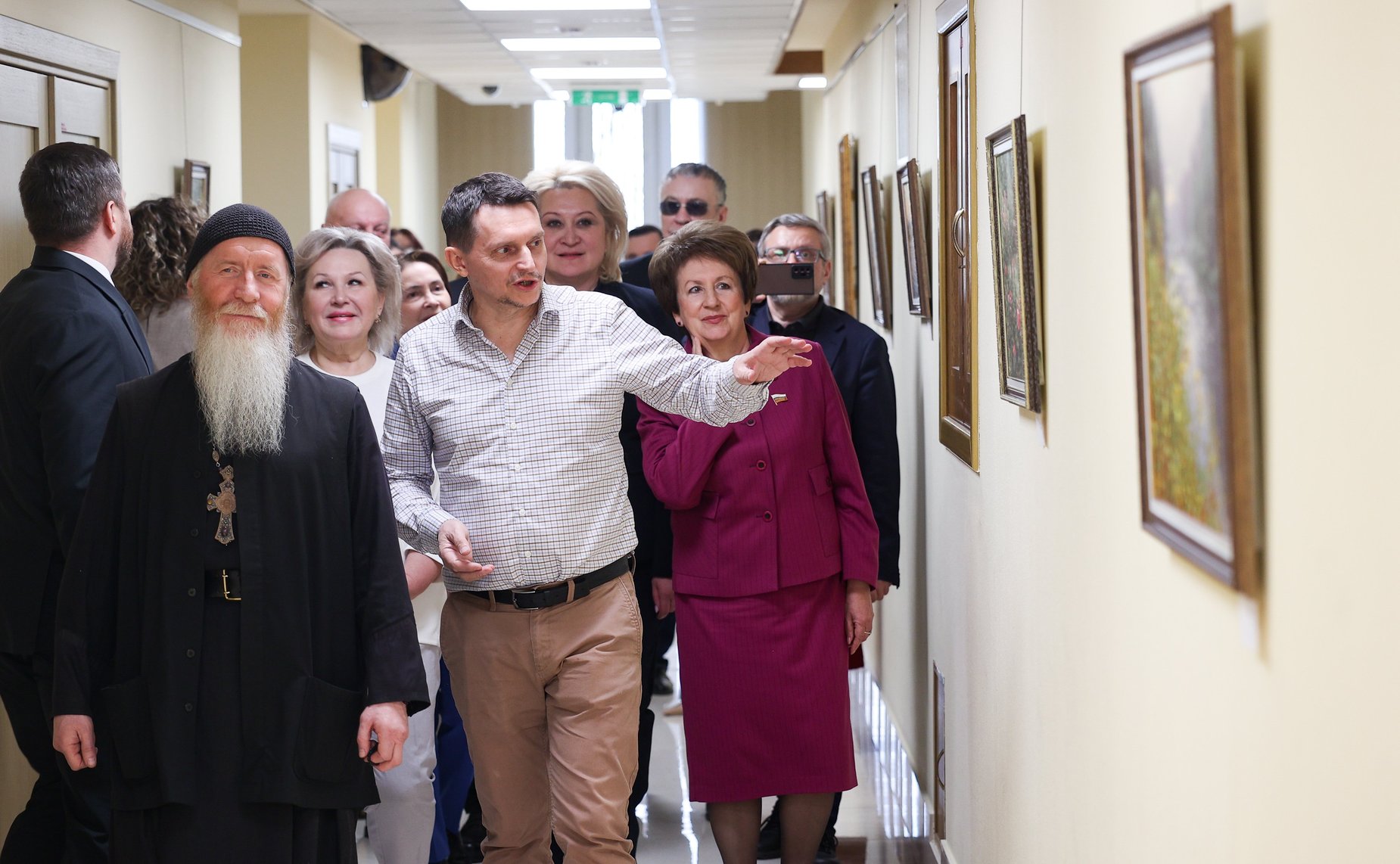 Открытие в Совете Федерации художественной выставки «Выставка живописи» художника А. Адамова