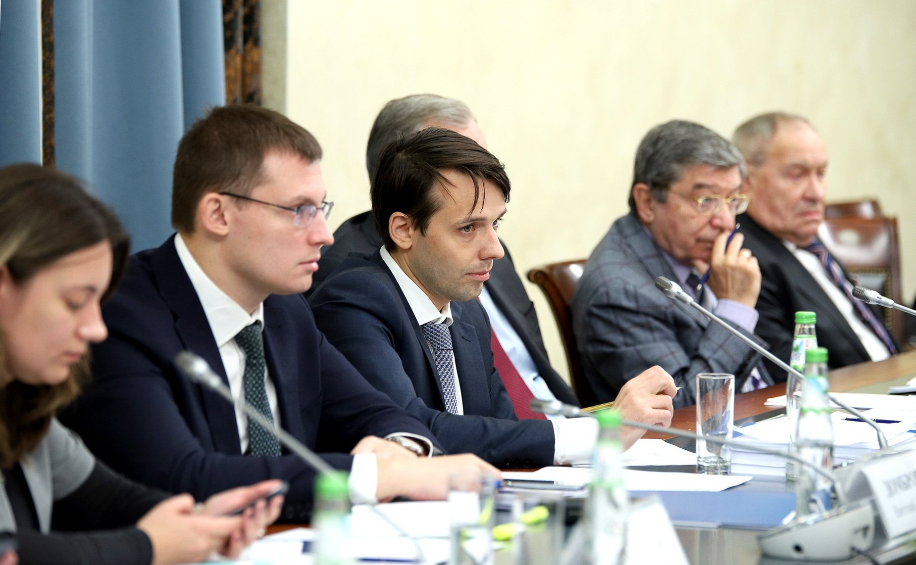 Обсуждение параметров проекта федерального бюджета на 2019 г. и на плановый период 2020 и 2021 гг. в Общественной палате РФ