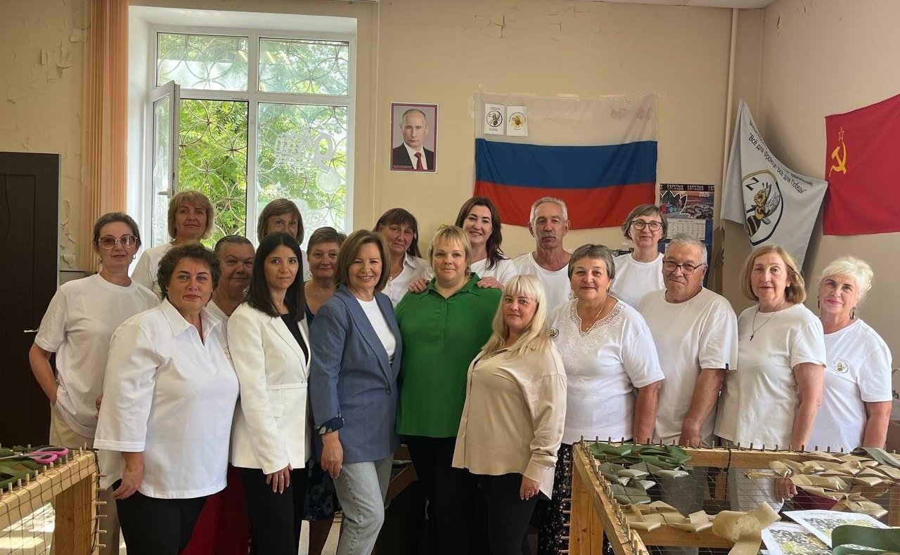 Марина Сидухина посетила добровольческое волонтерское движение «Всё для Фронта! Всё для Победы!» в Новокуйбышевске