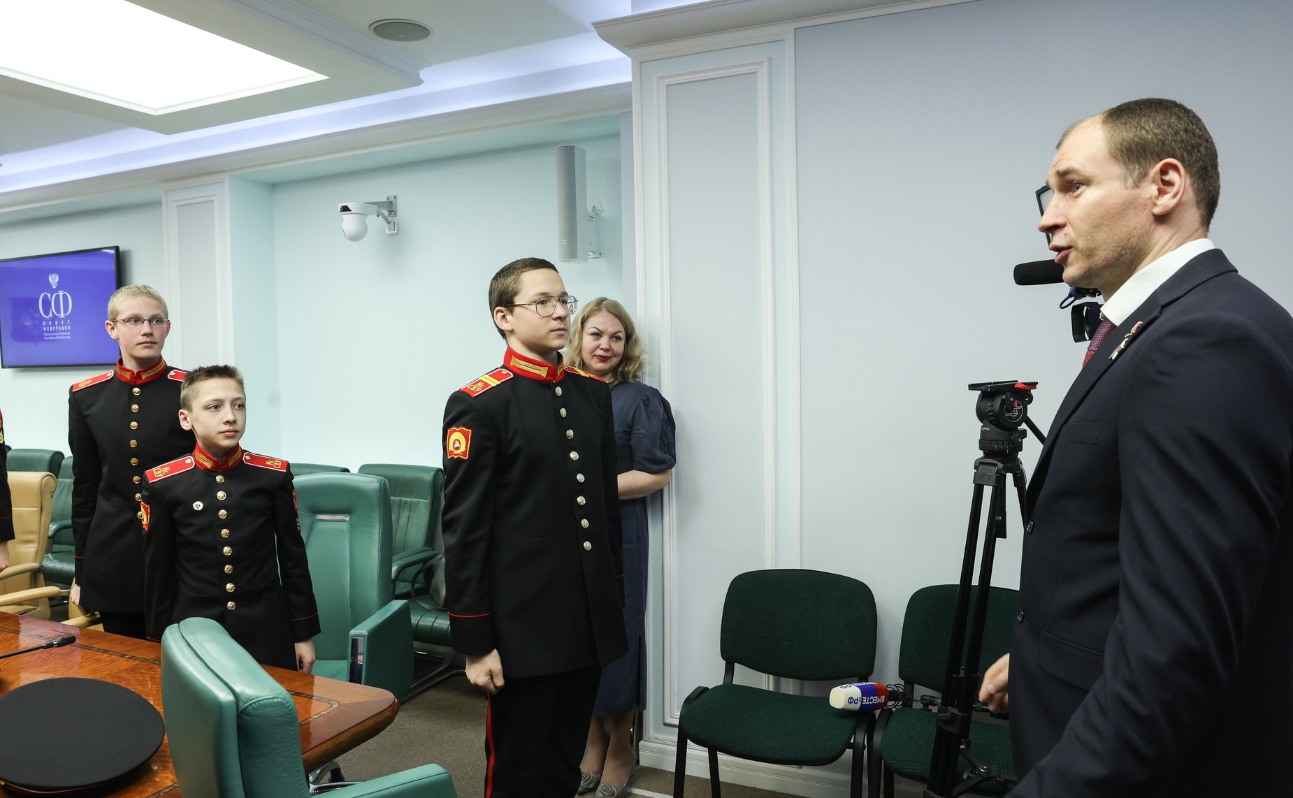 Встреча сенатора РФ Дмитрия Перминова с учащимися Суворовского училища