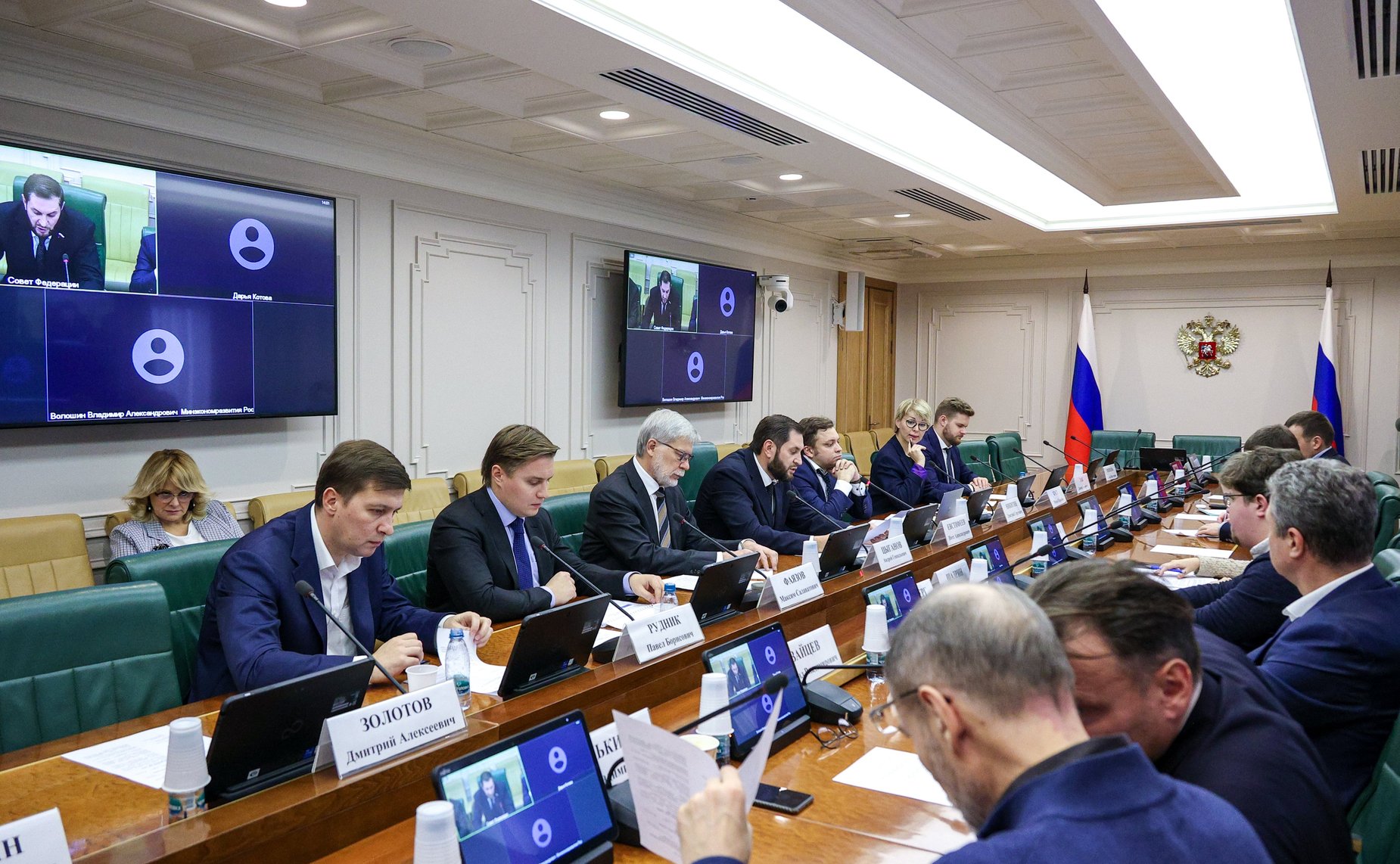 Круглый стол на тему «О совершенствовании моделей рынка, отраслевой и антимонопольной политики в условиях динамично развивающихся рынков телекоммуникаций и информационных технологий»