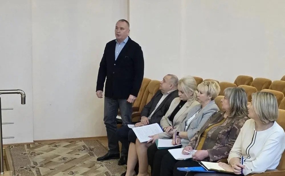 Ольга Бас в ходе поездки в регион провела расширенное совещание в прокуратуре ЛНР