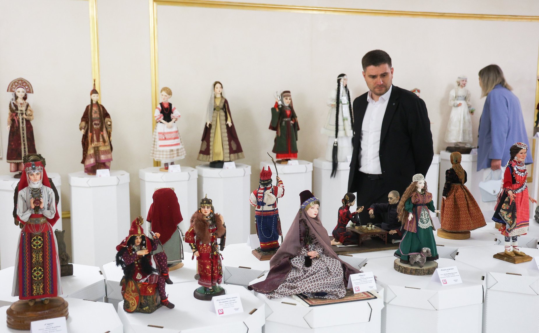 Выставка «Народы России – Сердце России», посвященная Году единства народов России