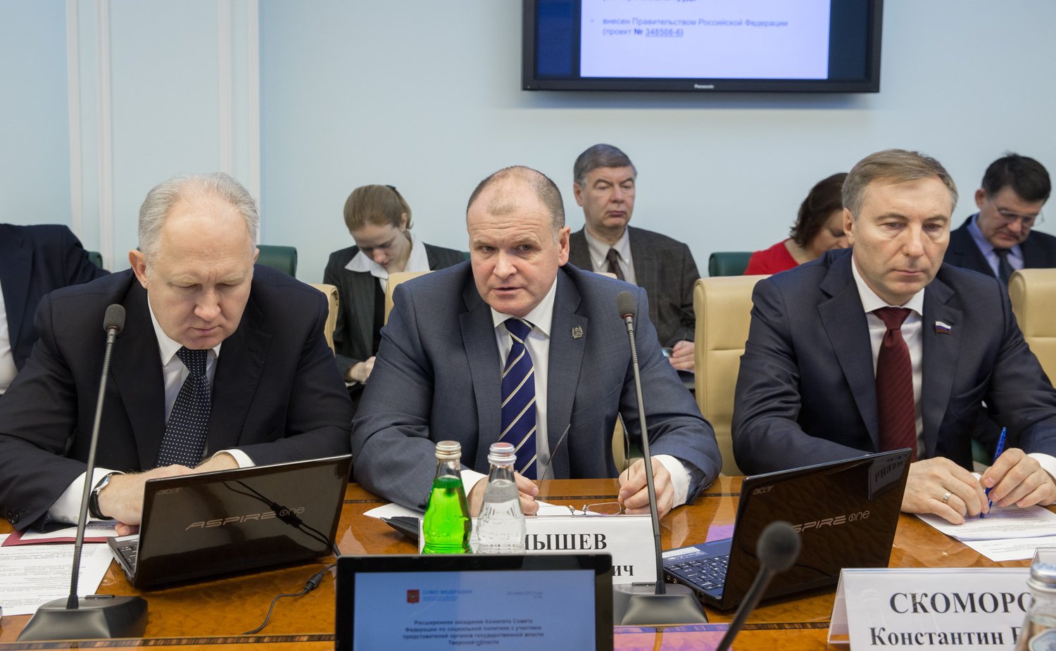 26-11-13 Заседание комитета СФ по Соцполитике-4 Скоморохин, Чернышев