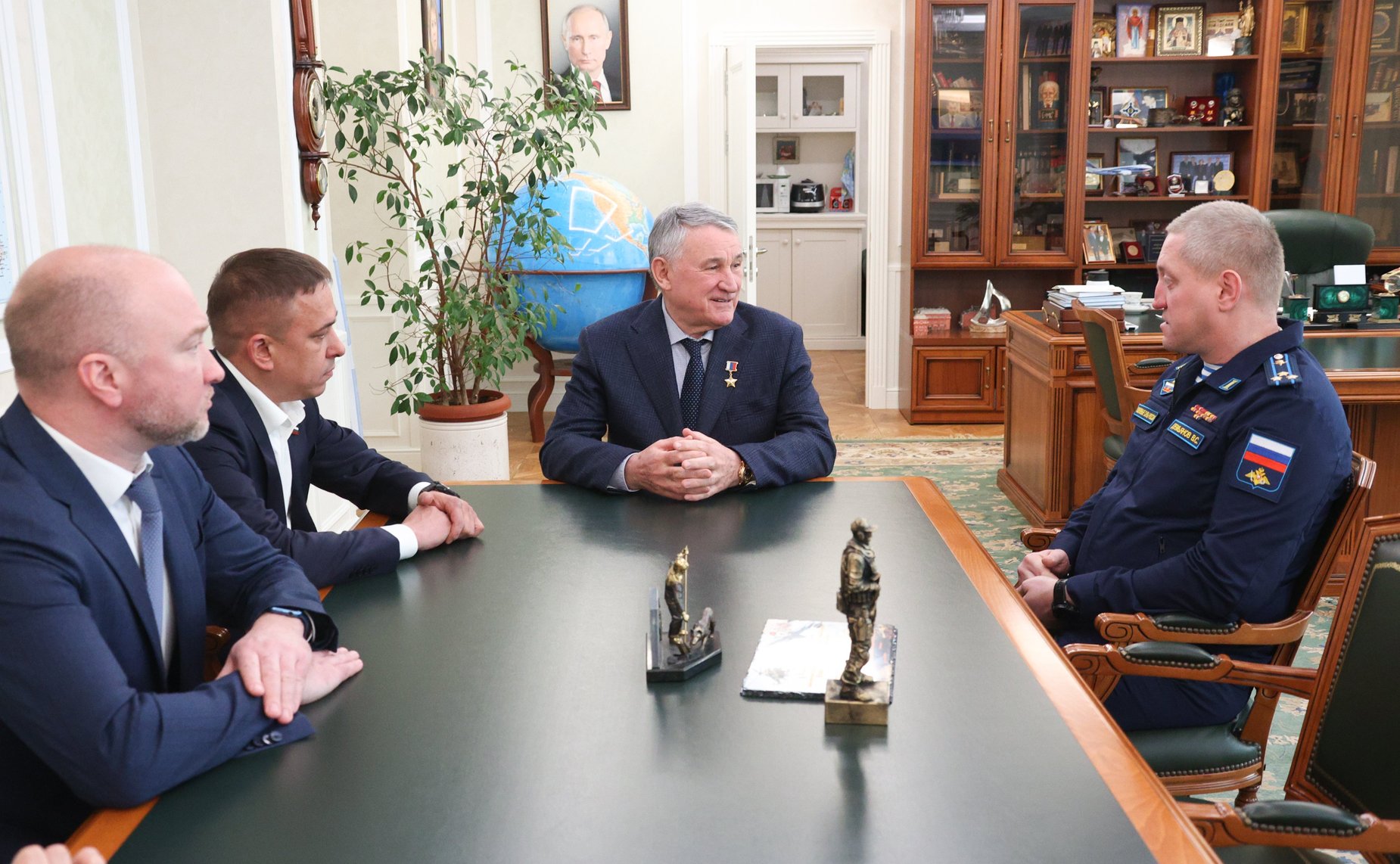 Встреча Юрия Воробьева с ветераном СВО