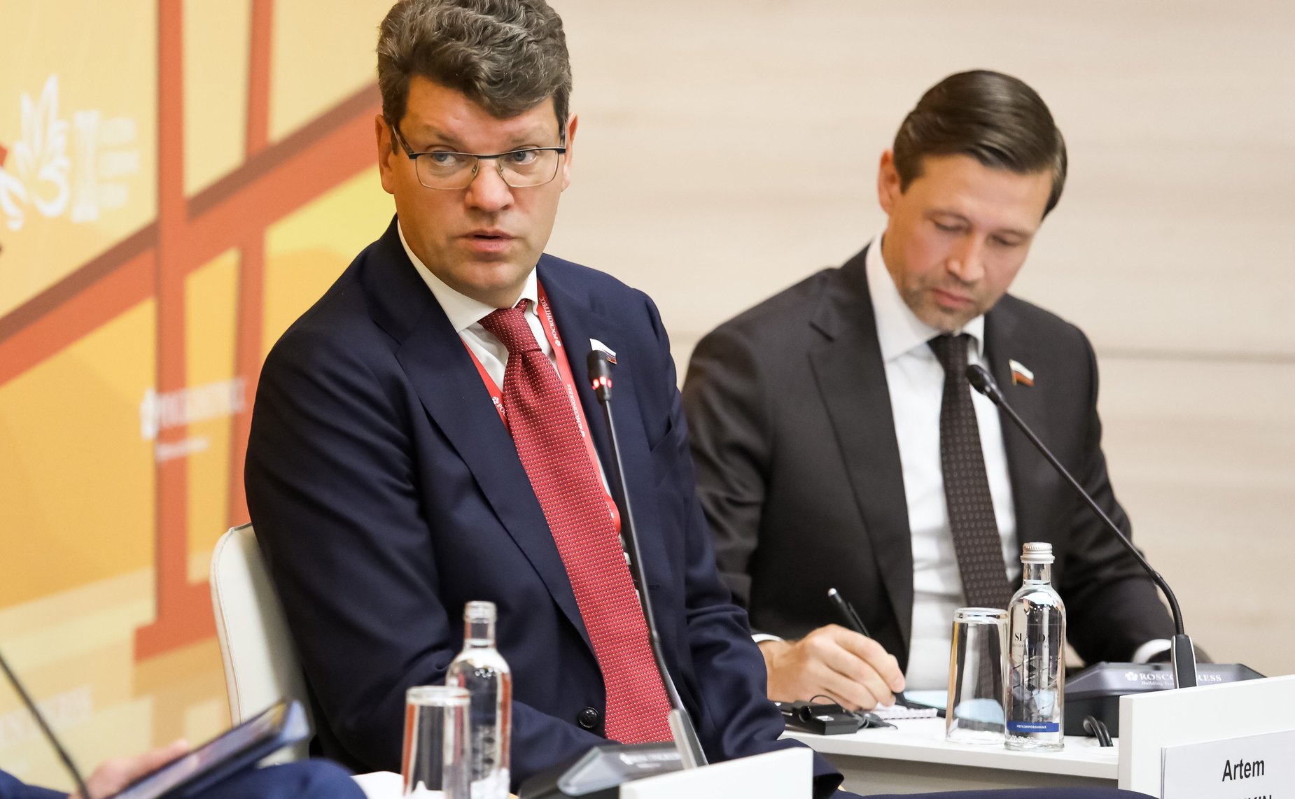 Сессия «Новые решения бизнеса и государства для развития в эпоху дефицита кадров и капитала». X Восточный экономический форум