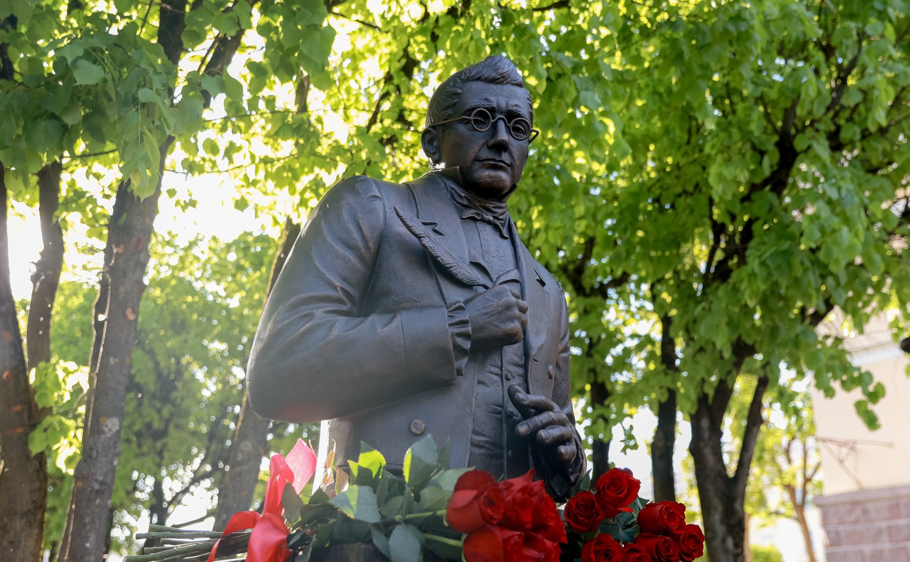 В рамках культурной части российско-белорусской экспедиции установлен бюст А.С. Грибоедова у входа в Смоленский государственный академический драматический театр, носящий имя драматурга