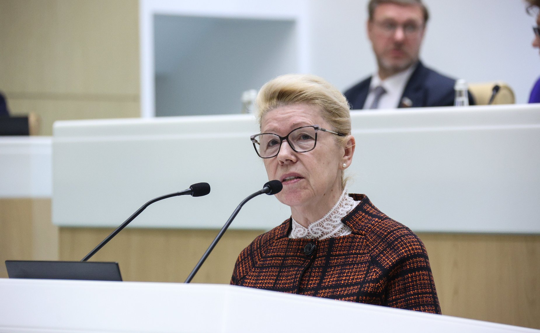 Елена Мизулина