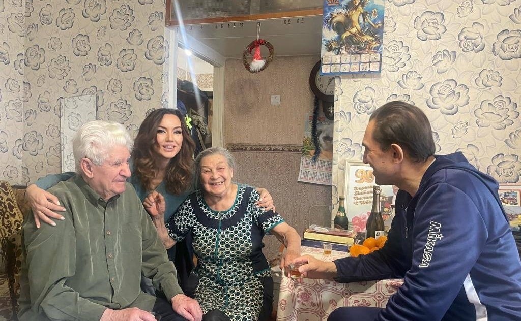 Андрей Хапочкин поздравил с наступившим Новым годом и Рождеством ветеранов Великой Отечественной войны