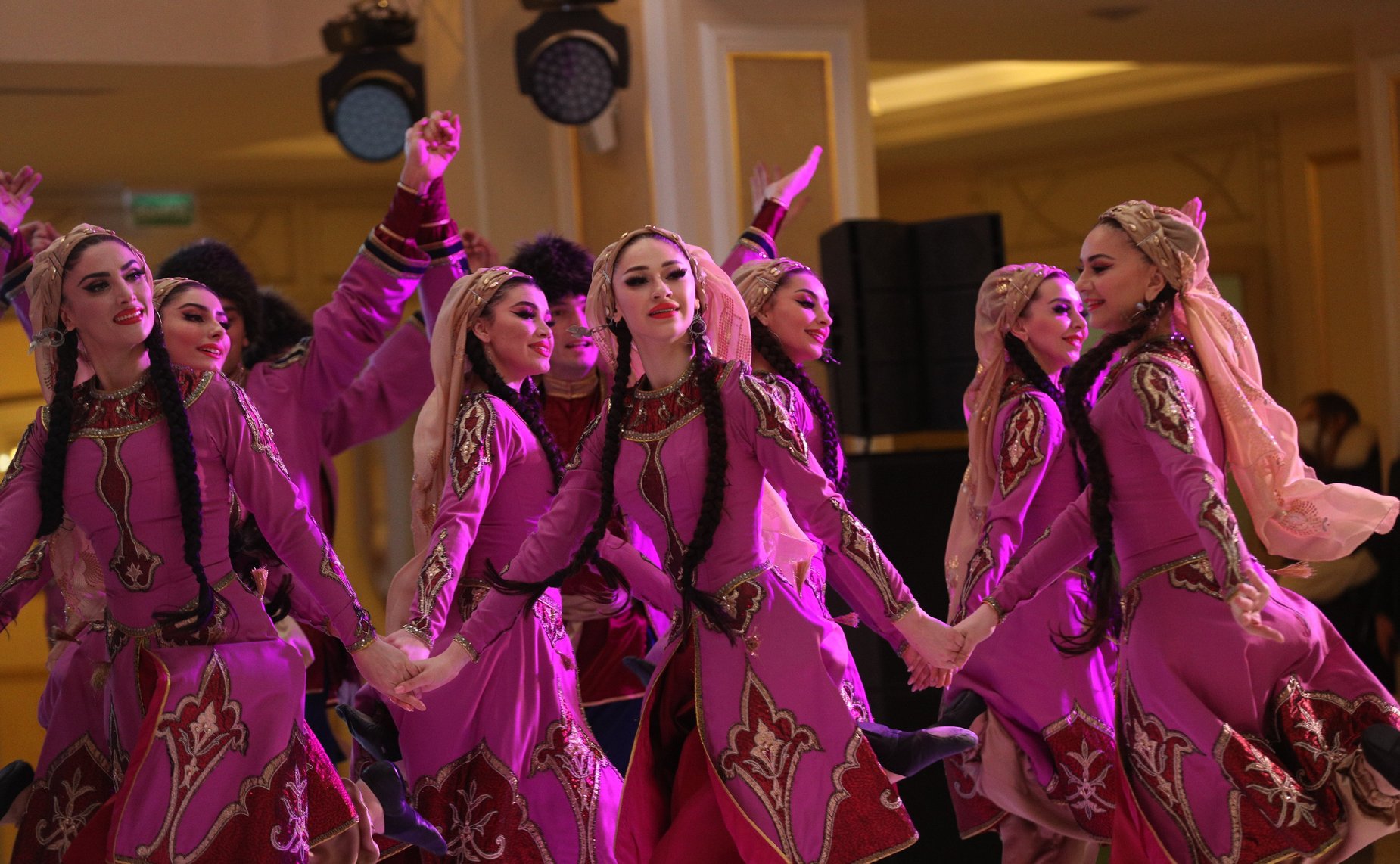 Выступление в Совете Федерации Государственного академического заслуженного ансамбля танца Дагестана «Лезгинка»