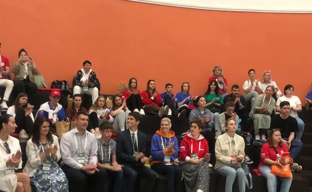 Председатель Комитета СФ по науке, образованию и культуре Лилия Гумерова встретилась с участниками «Движения первых» в рамках фестиваля на ВДНХ в Москве