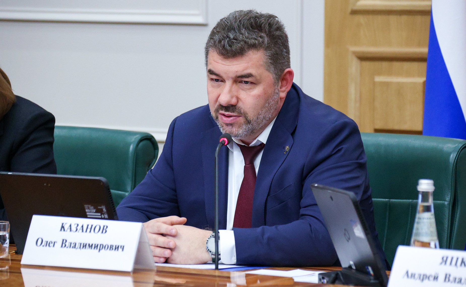 Олег Казанов