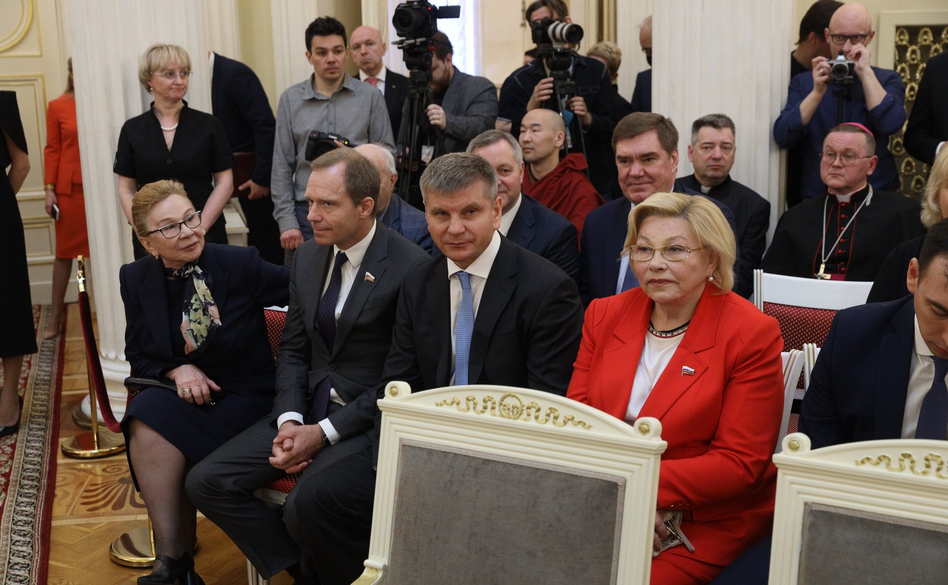 Торжественная церемония вручения знаков отличия лицам, удостоенным звания «Почетный гражданин Санкт-Петербурга» в Законодательном Собрании города