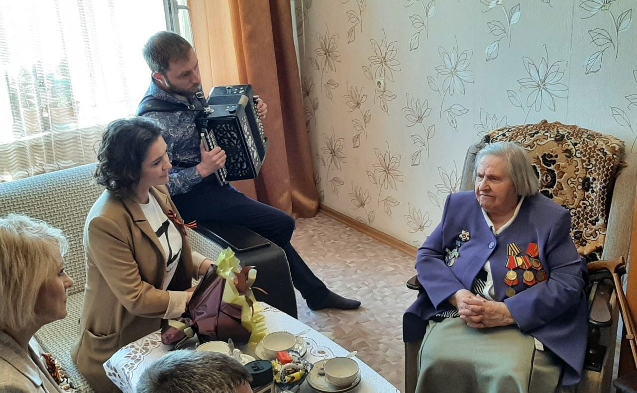 Маргарита Павлова поздравила с Днем Победы ветеранов Великой Отечественной войны