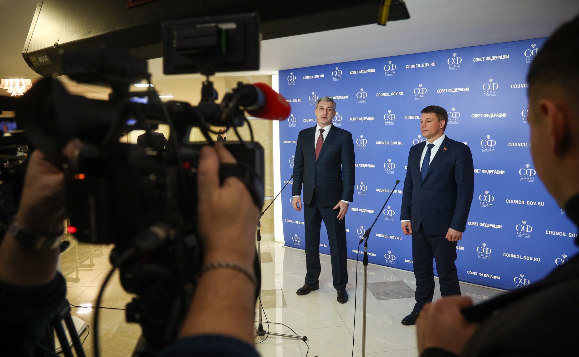 Пресс-подход Губернатора Амурской области Василия Орлова и председателя Законодательного Собрания Амурской области Константина Дьяконова