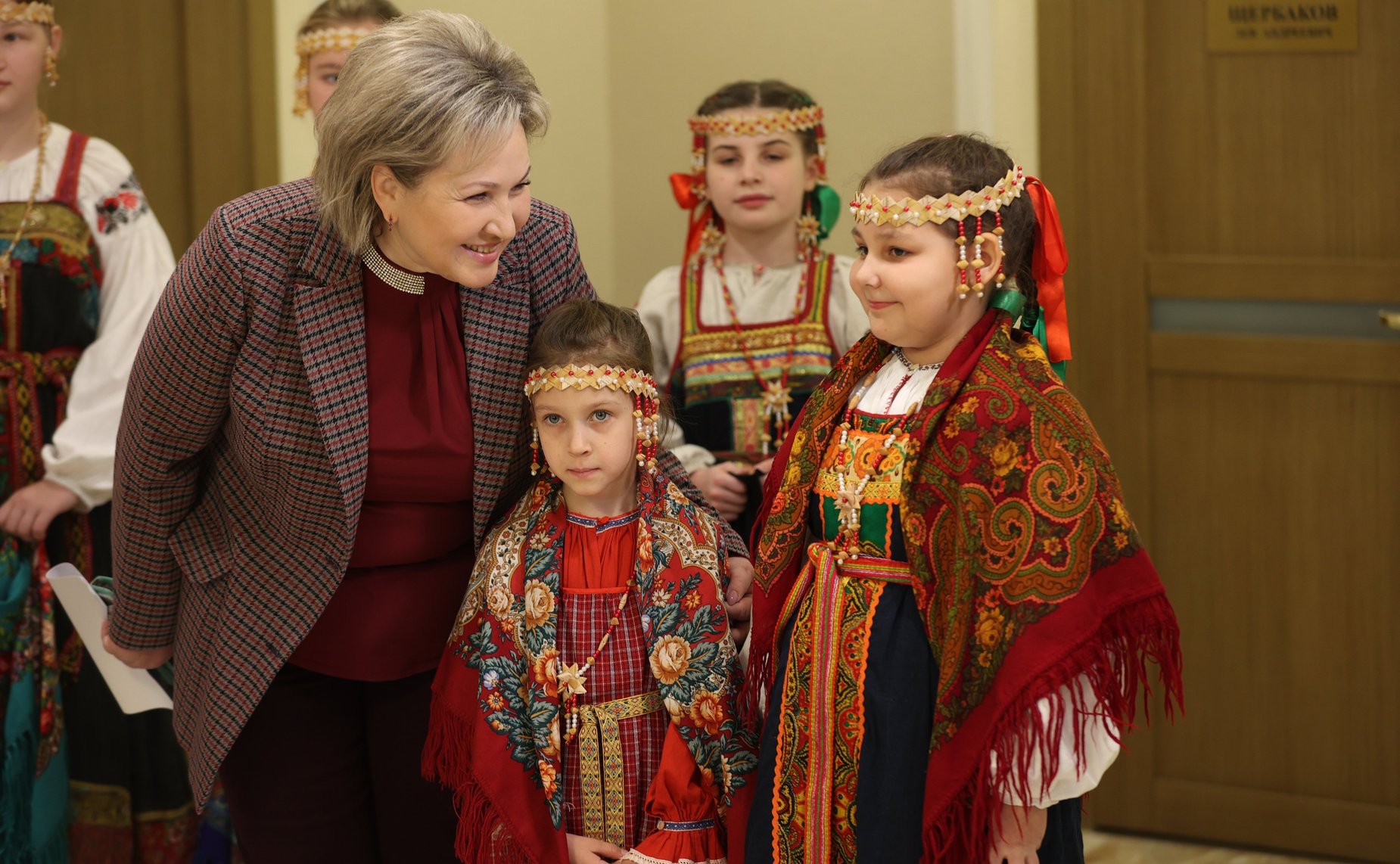 Открытие в Совете Федерации выставки картин, посвященная сюжетам деревенской жизни, народным праздникам и обрядам