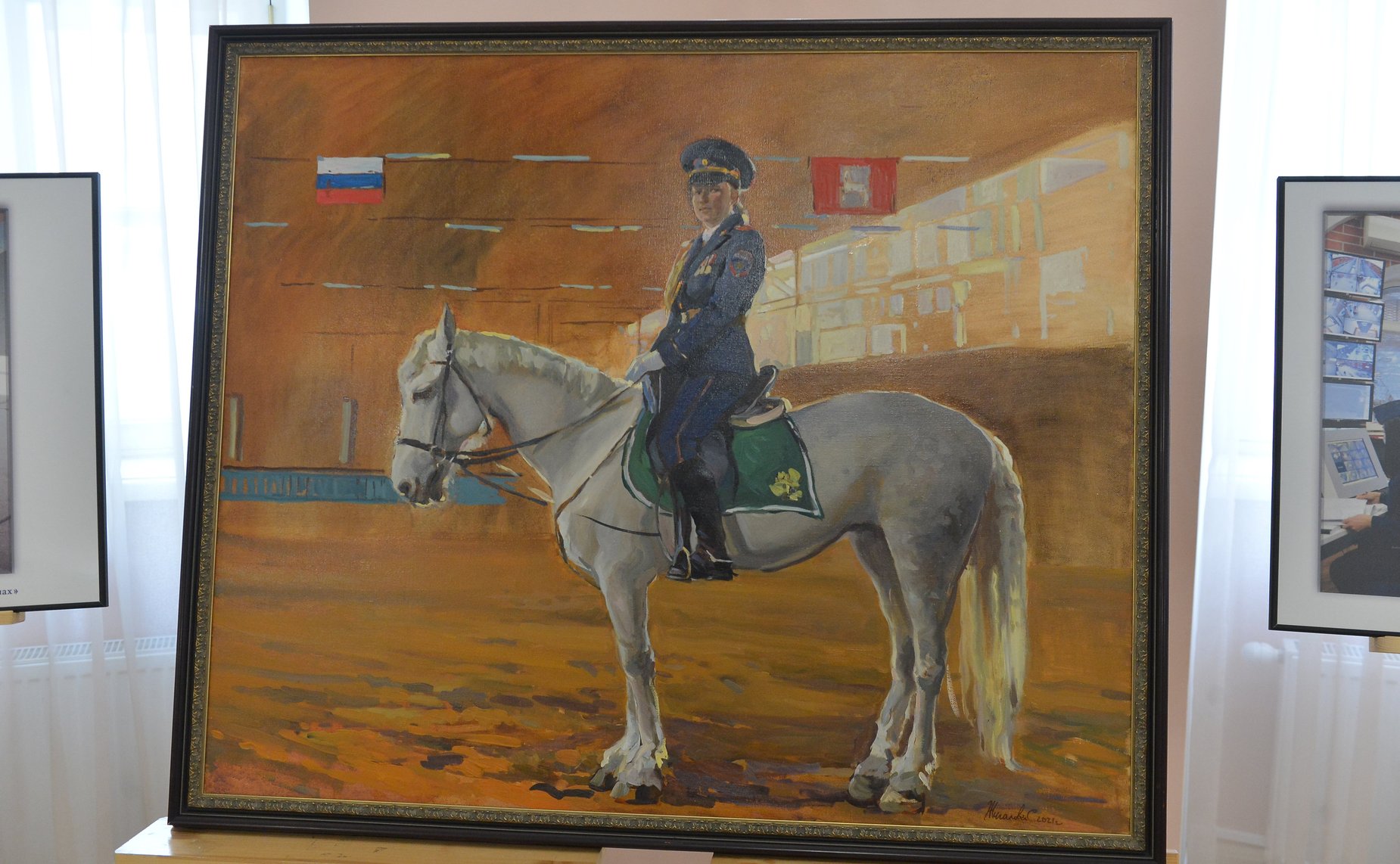 Инна Святенко в преддверии Дня защитника Отечества открыла в Московской городской Думе фотовыставку «Женщины в погонах»