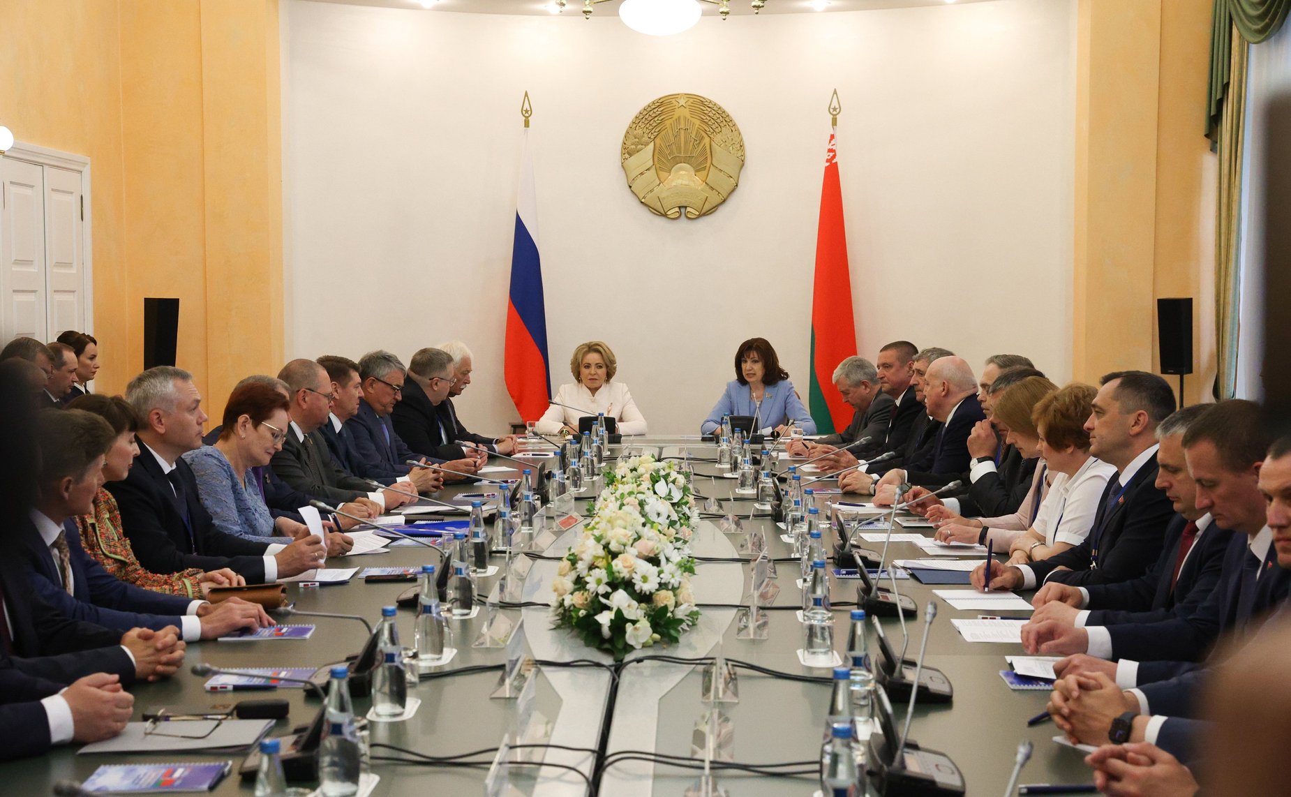 Встреча Председателя Совета Федерации Валентины Матвиенко и Председателя Совета Республики Национального собрания Республики Беларусь Натальи Кочановой с руководством субъектов Российской Федерации и регионов Республики Беларусь