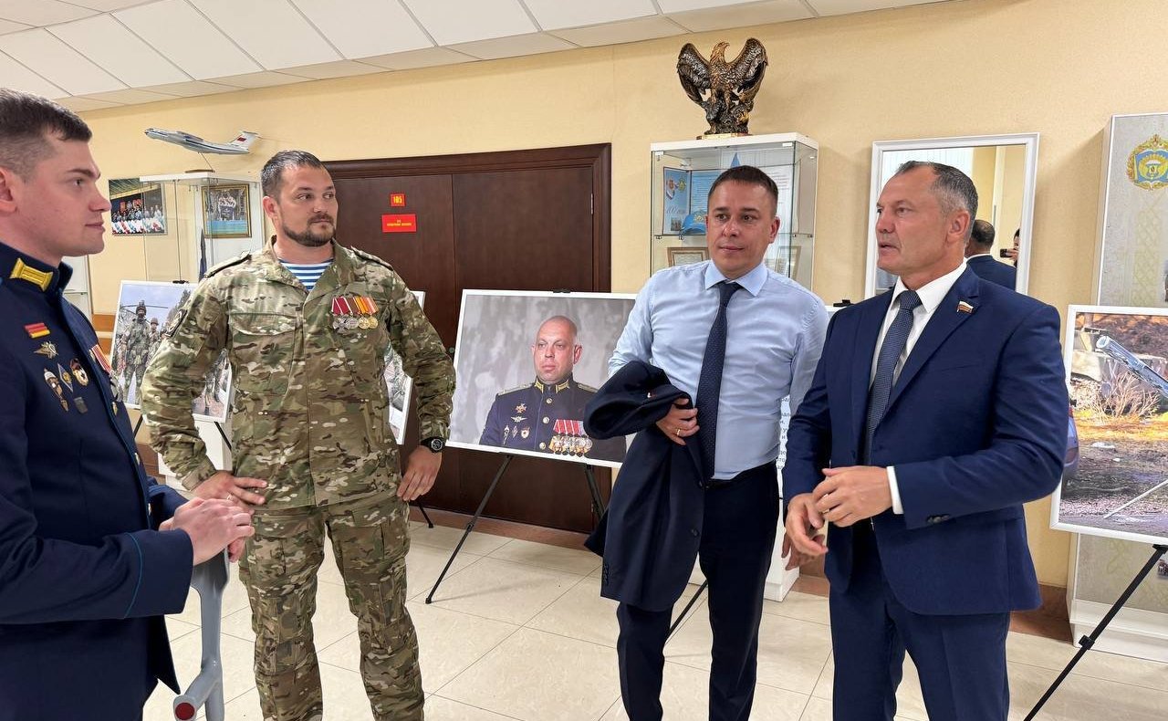 В Рязанском воздушно-десантном училище состоялось открытие фотовыставки «Герои Гостомеля»