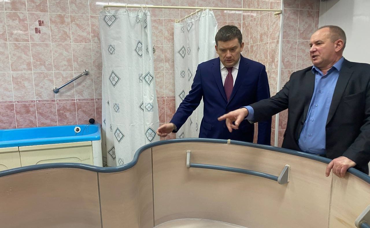 Николай Журавлев в рамках рабочей поездки в регион обсудил вопросы реализации оздоровительной санаторно-курортной программы для участников СВО