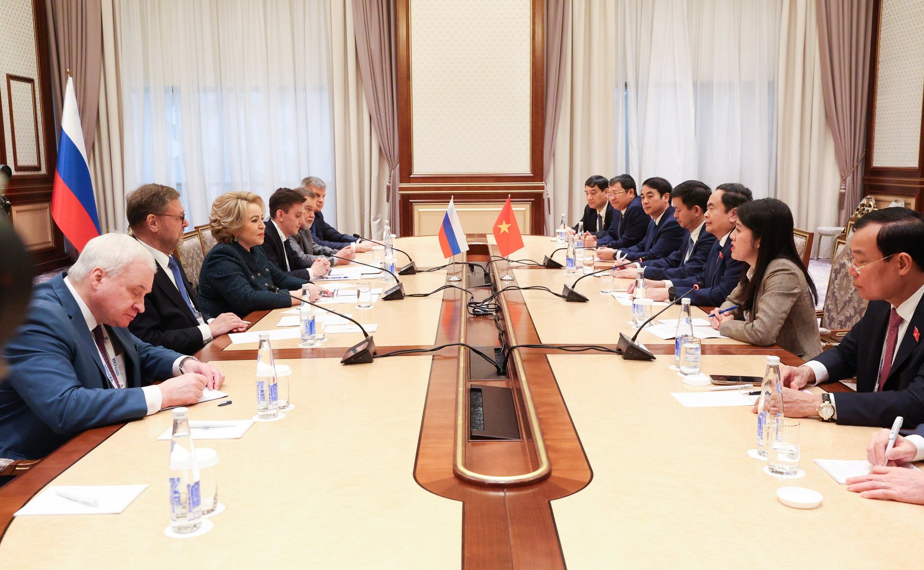 Председатель Совета Федерации Валентина Матвиенко провела встречу с Председателем Национального собрания Социалистической Республики Вьетнам Чан Тхань Маном