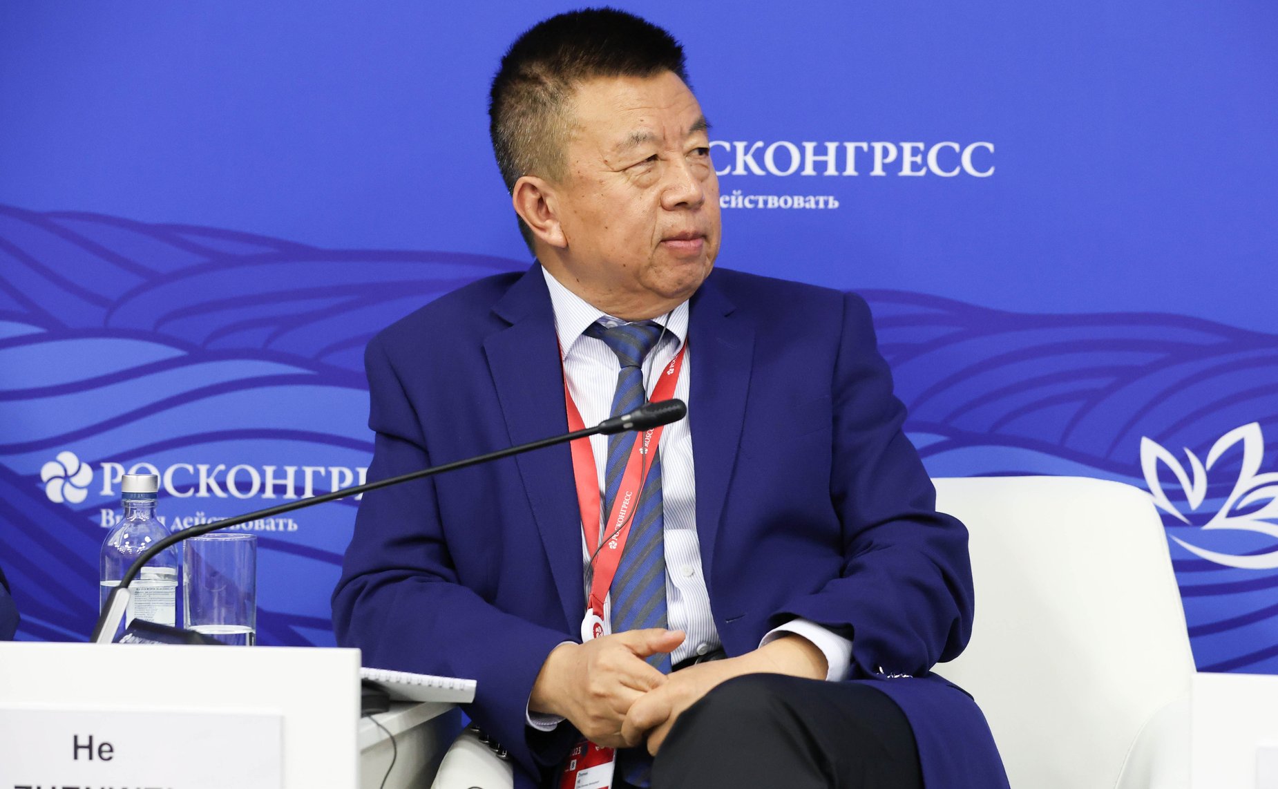 Сессия «Санкции как возможность для развития». Сенаторы принимают участие в VIII Восточном экономическом форуме